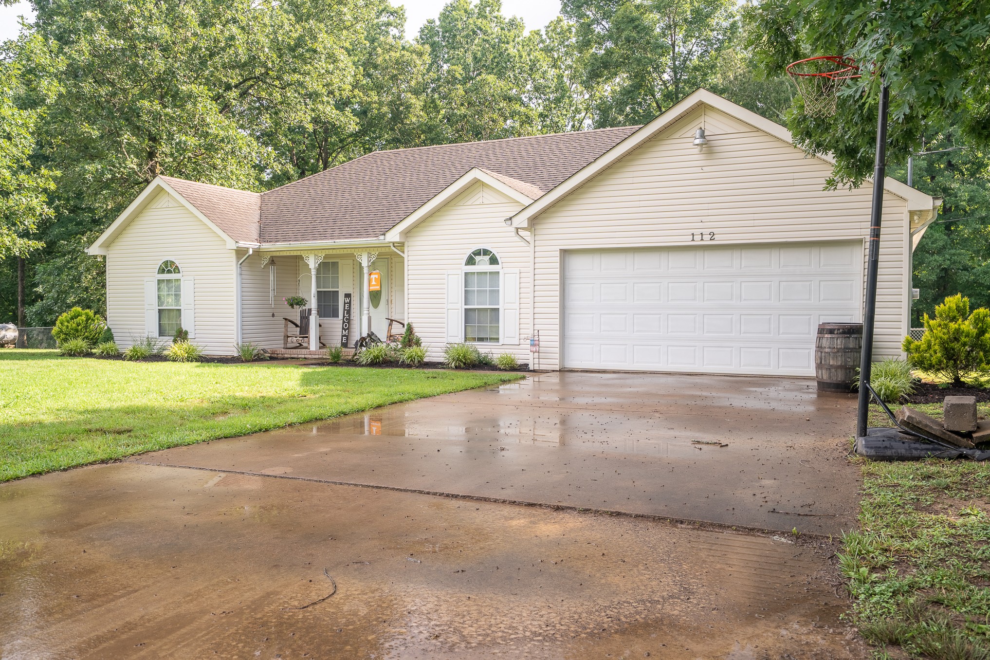 112 Oakdale Dr