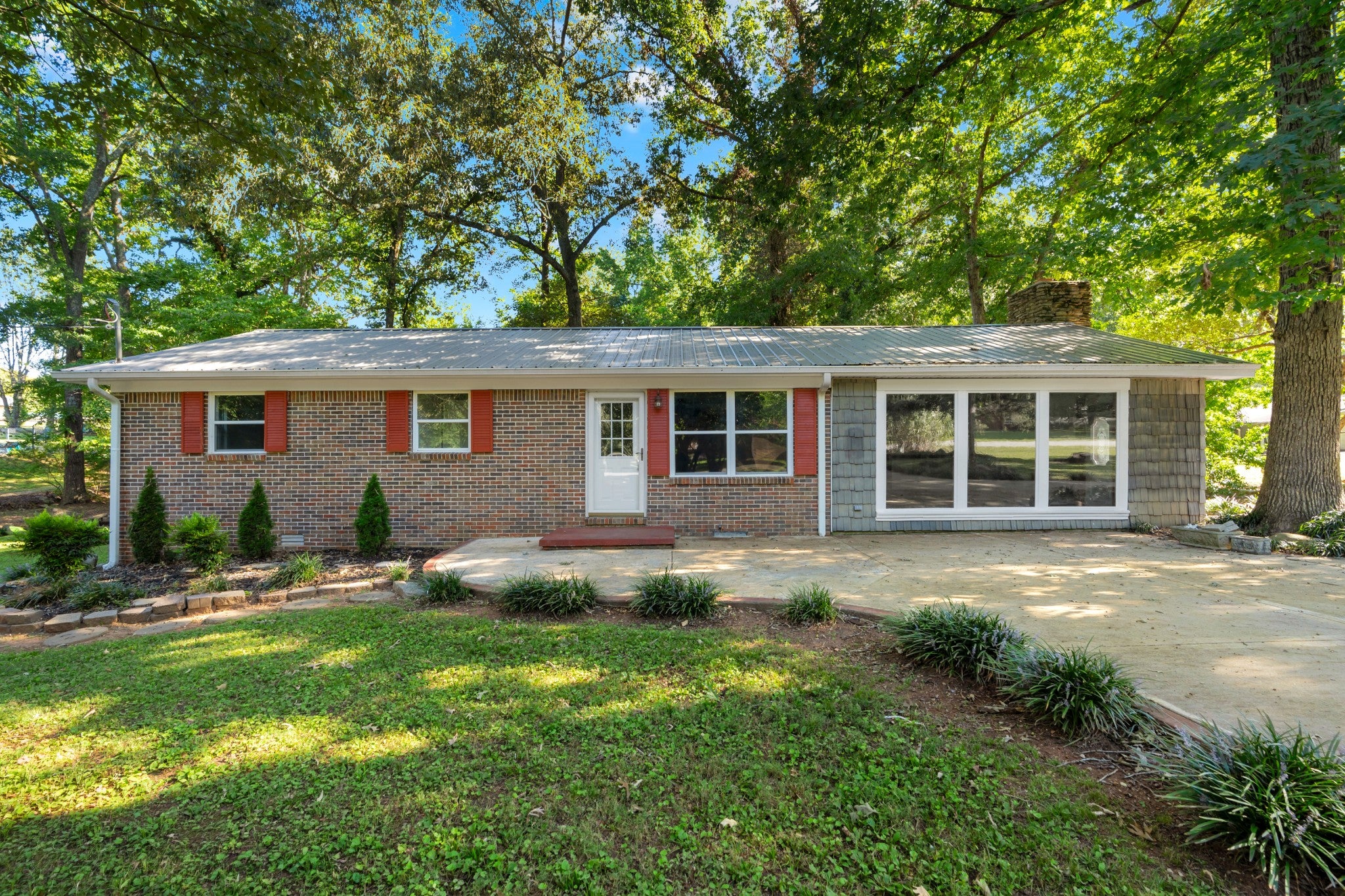 125 Dogwood Dr