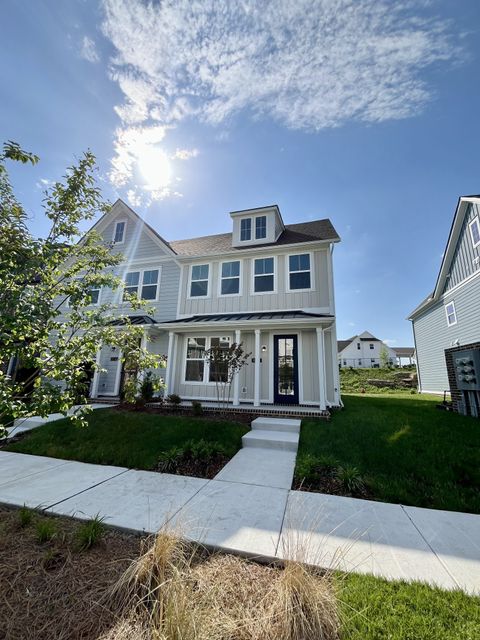 140 Valentine Aly Nashville TN 37218