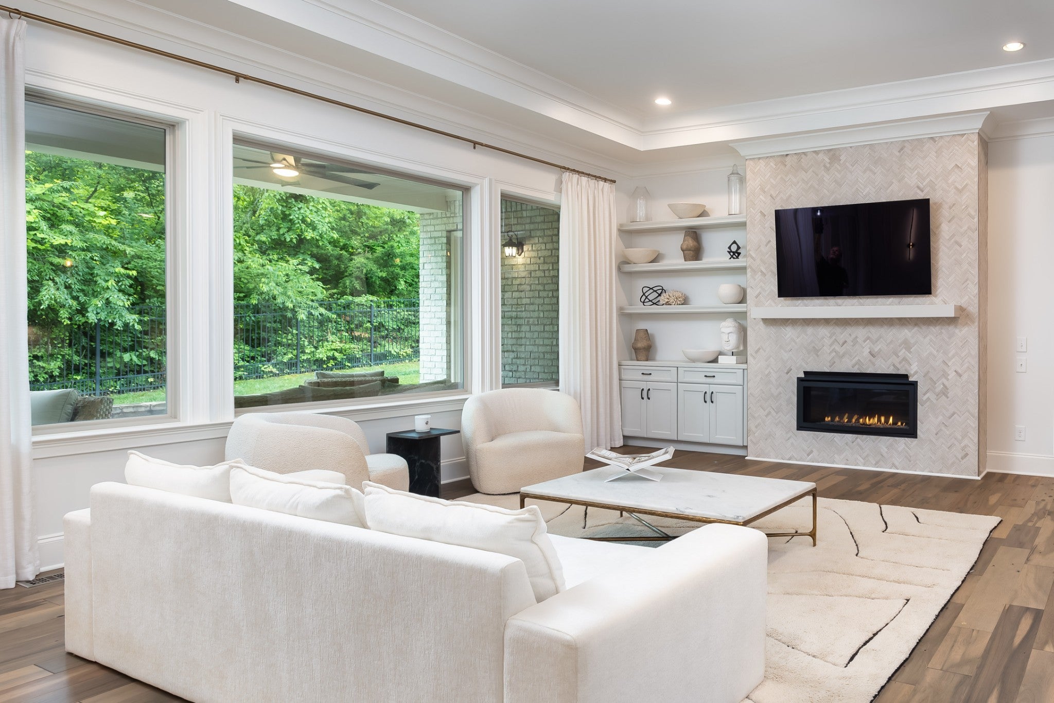 9403 Arthur Ct