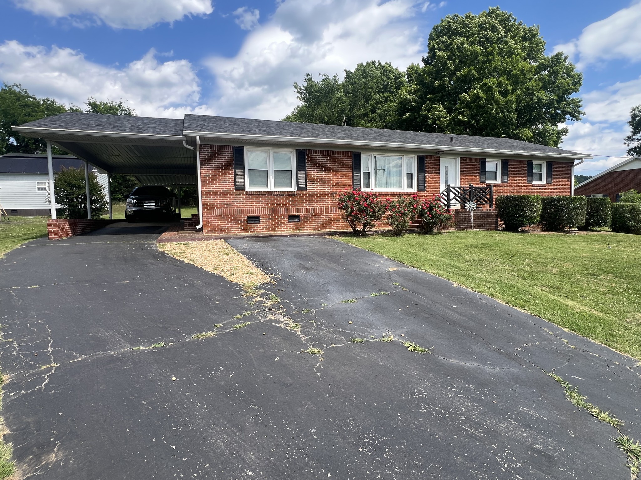 105 Tollgate Rd
