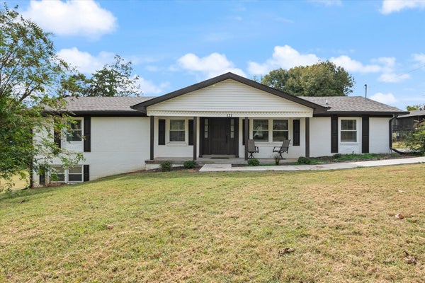 121 CUMBERLAND CIR, GALLATIN, TN 37066 - Image 080a0cfbab352ee84fca4ed3e6811b89/391077816