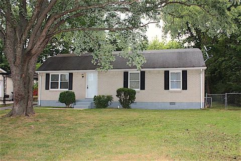 812 8th Ave E Springfield TN 37172
