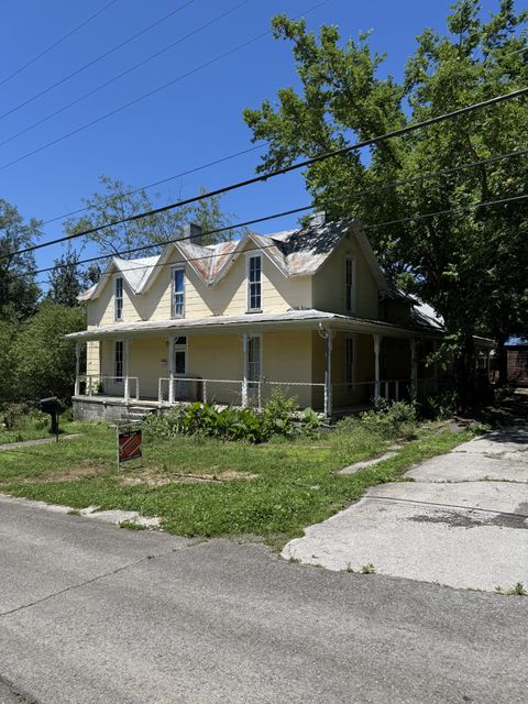 112 W Hackberry St Centerville TN 37033