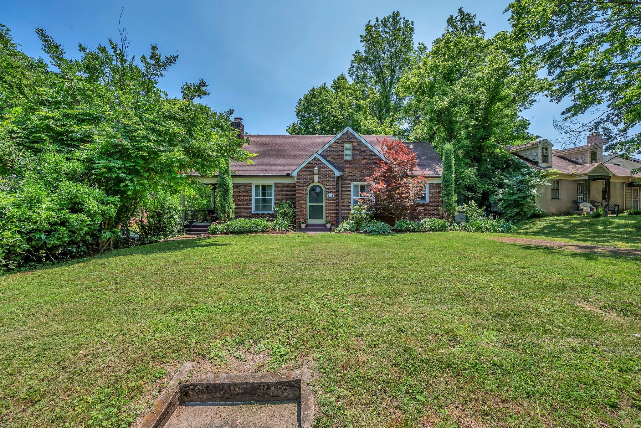 2317 Riverside Dr