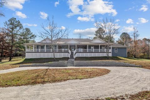 1697 Curtis Chapel Rd Mc Ewen TN 37101