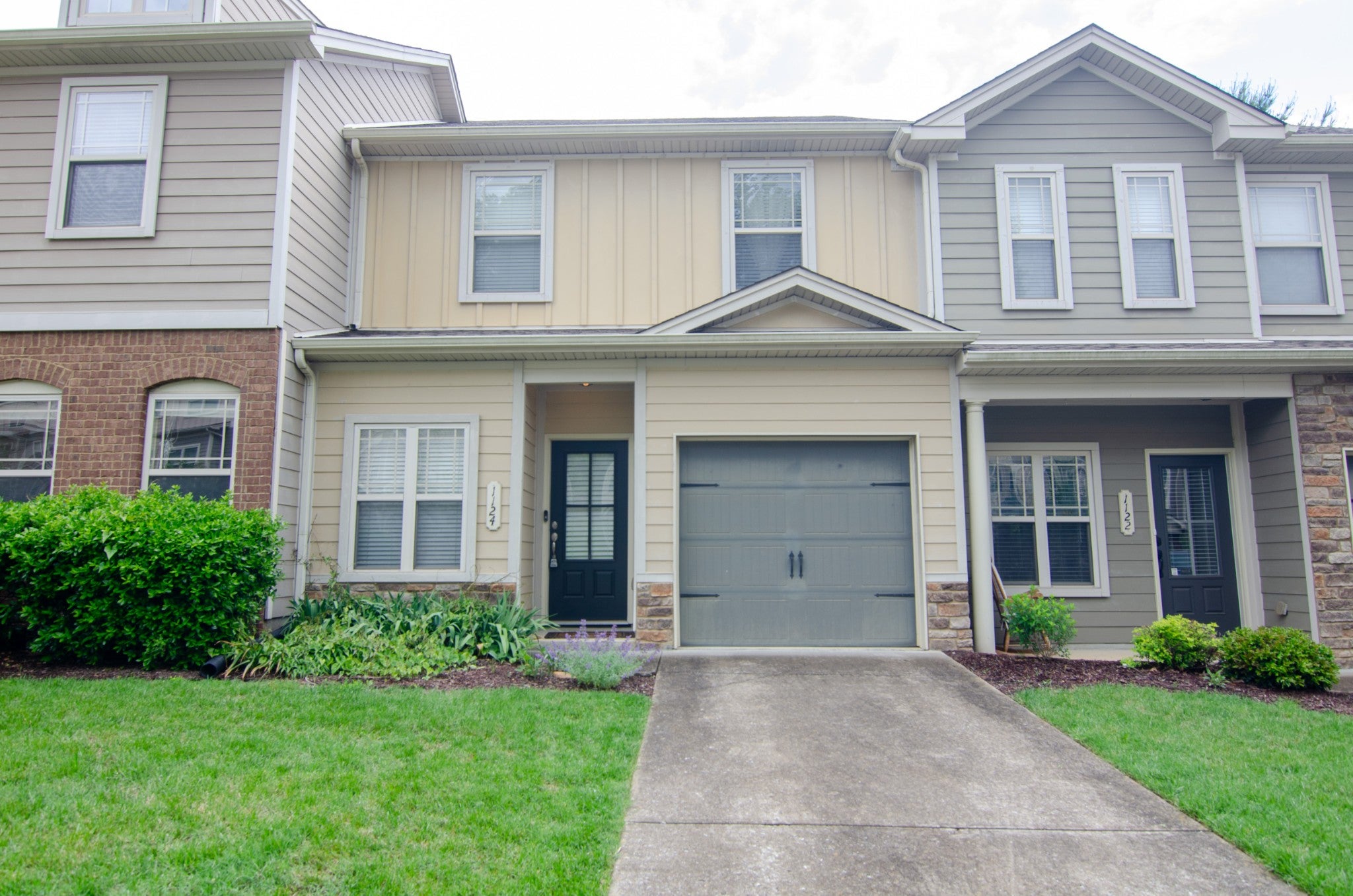 2.0-bed rental at 1124 Woodbury Falls Ct
