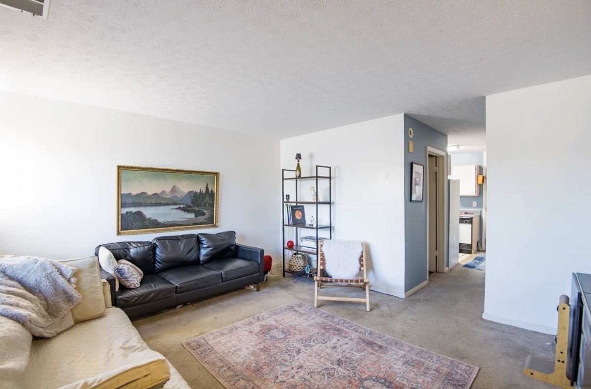 110 Waterview Dr