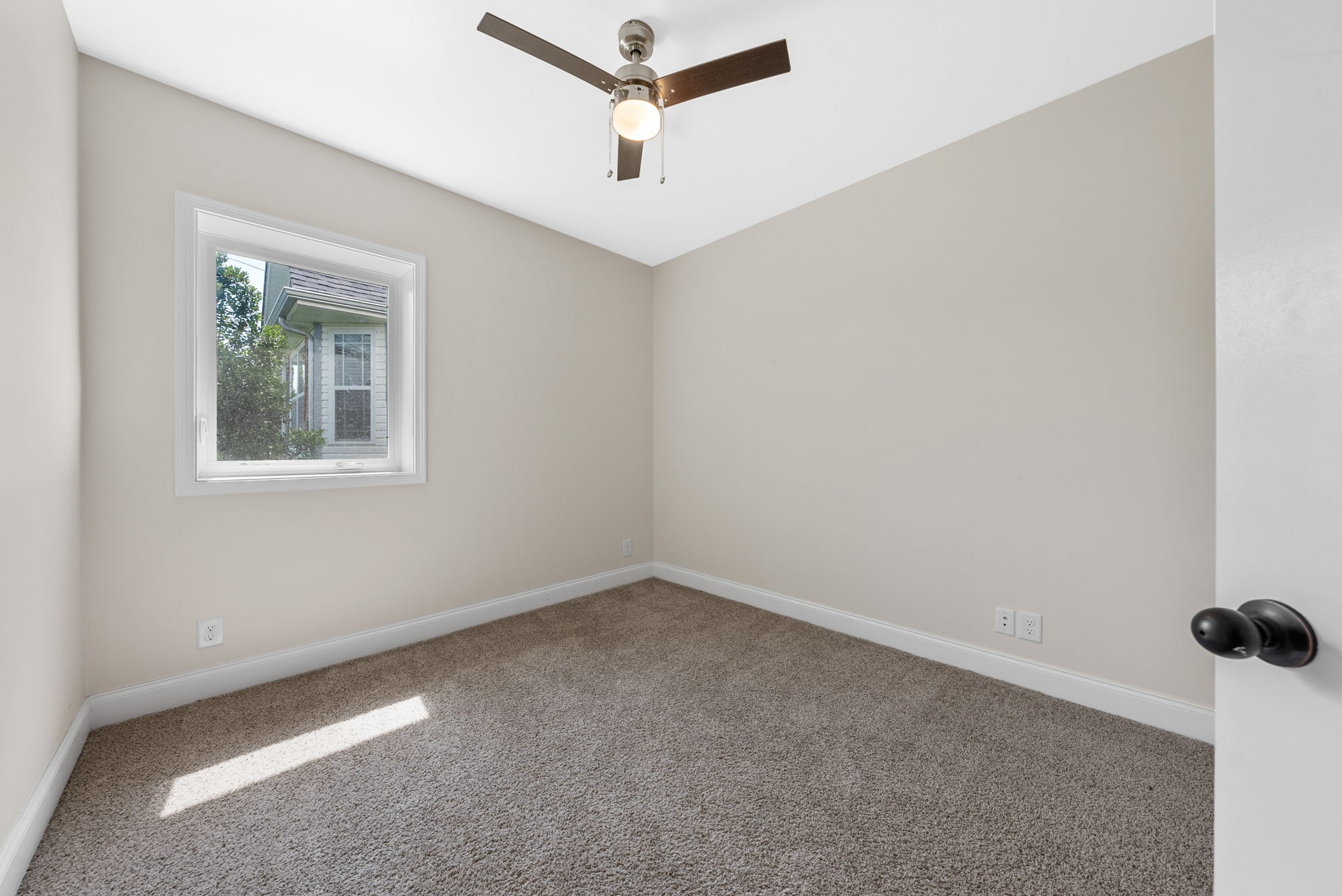 Clarksville, Tennessee 37040, United States, 3 Bedrooms Bedrooms, ,2 BathroomsBathrooms,Residential,Active,165874