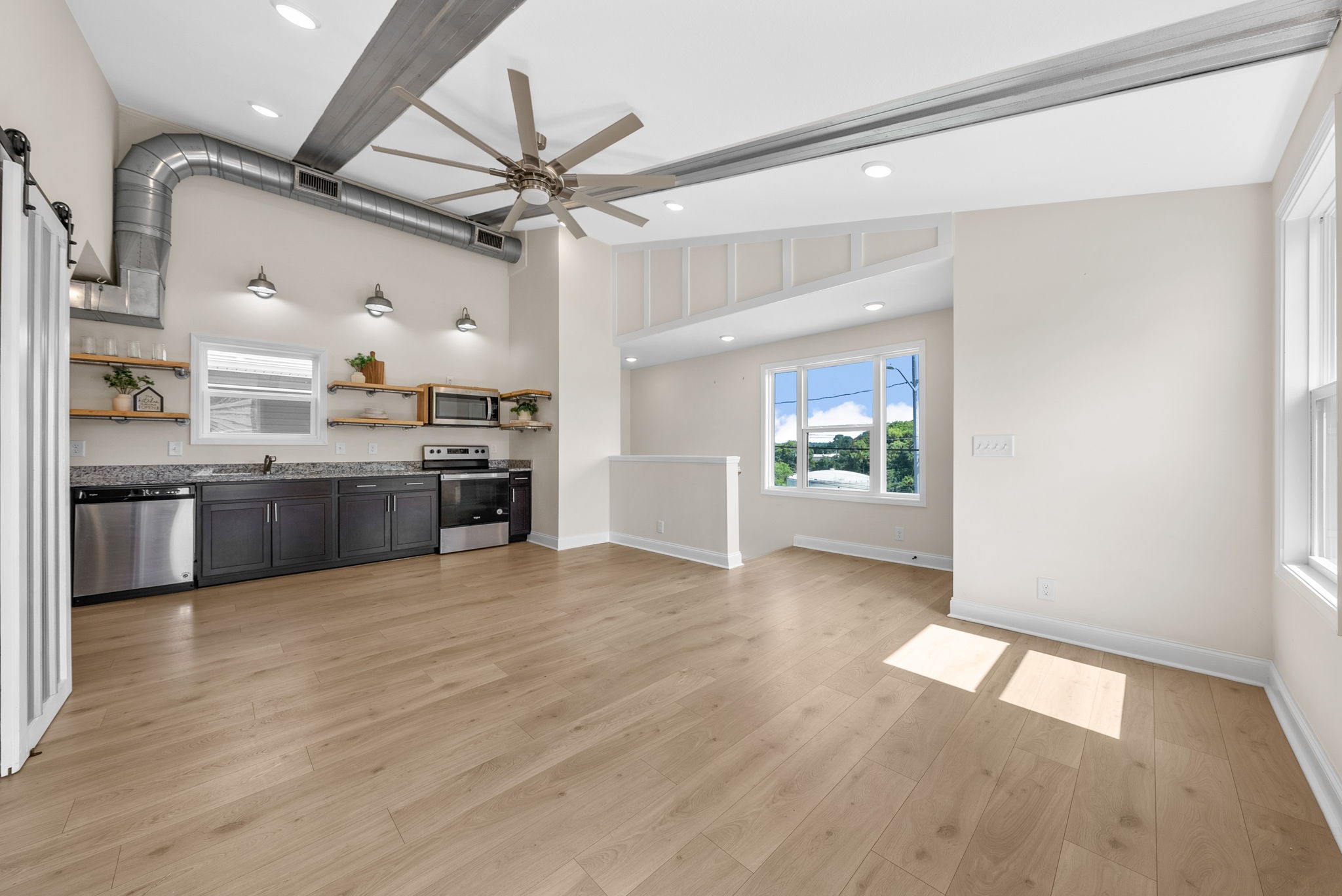 Clarksville, Tennessee 37040, United States, 3 Bedrooms Bedrooms, ,2 BathroomsBathrooms,Residential,Active,165874