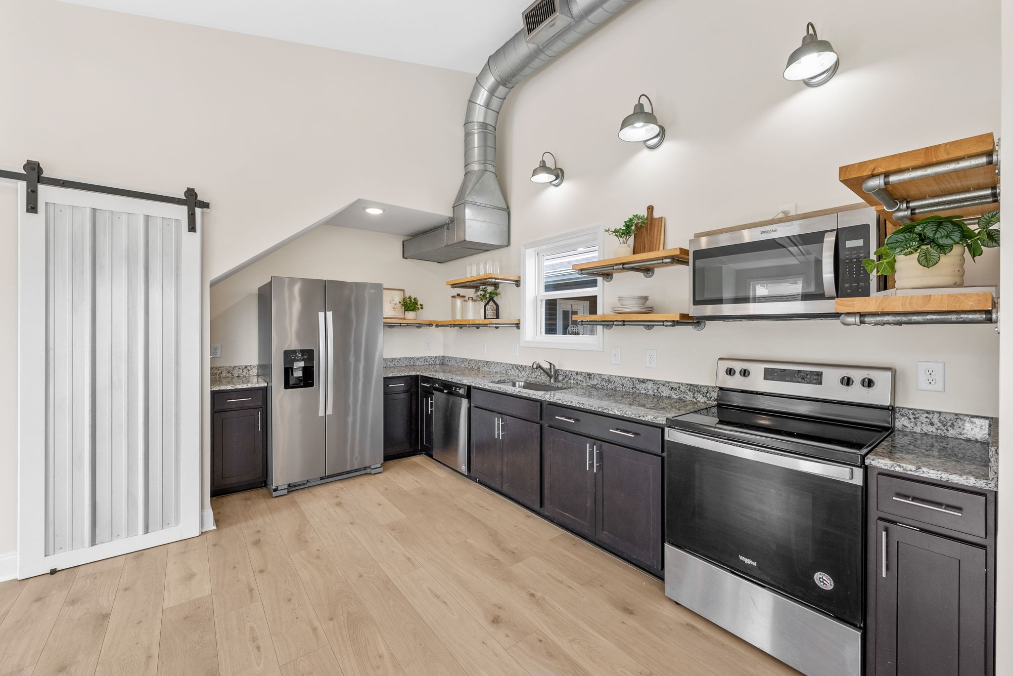 Clarksville, Tennessee 37040, United States, 3 Bedrooms Bedrooms, ,2 BathroomsBathrooms,Residential,Active,165874