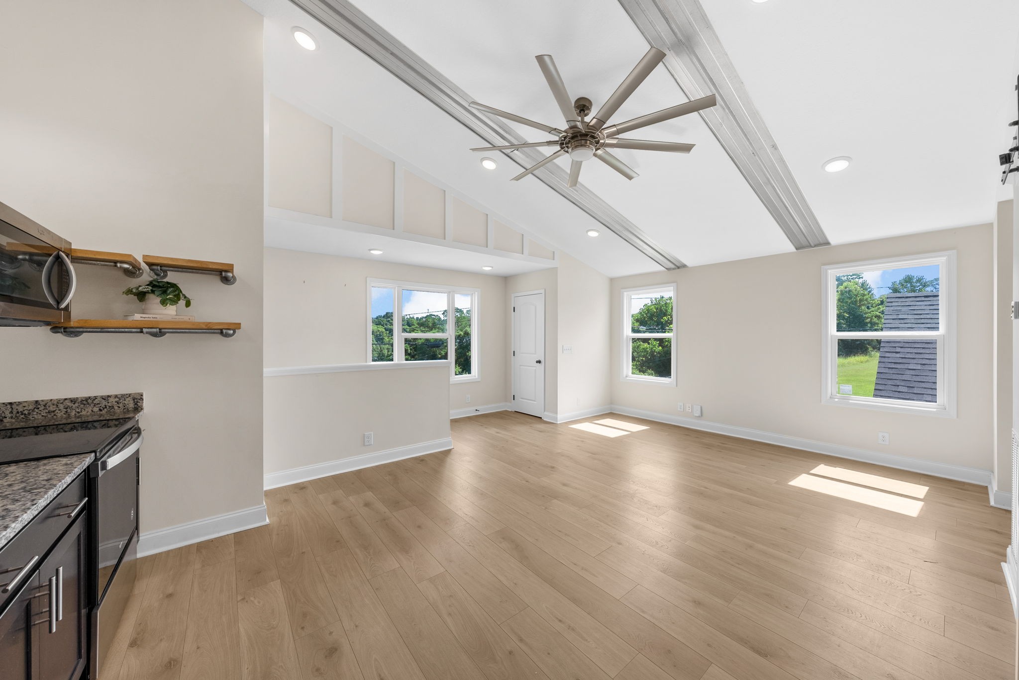 Clarksville, Tennessee 37040, United States, 3 Bedrooms Bedrooms, ,2 BathroomsBathrooms,Residential,Active,165874