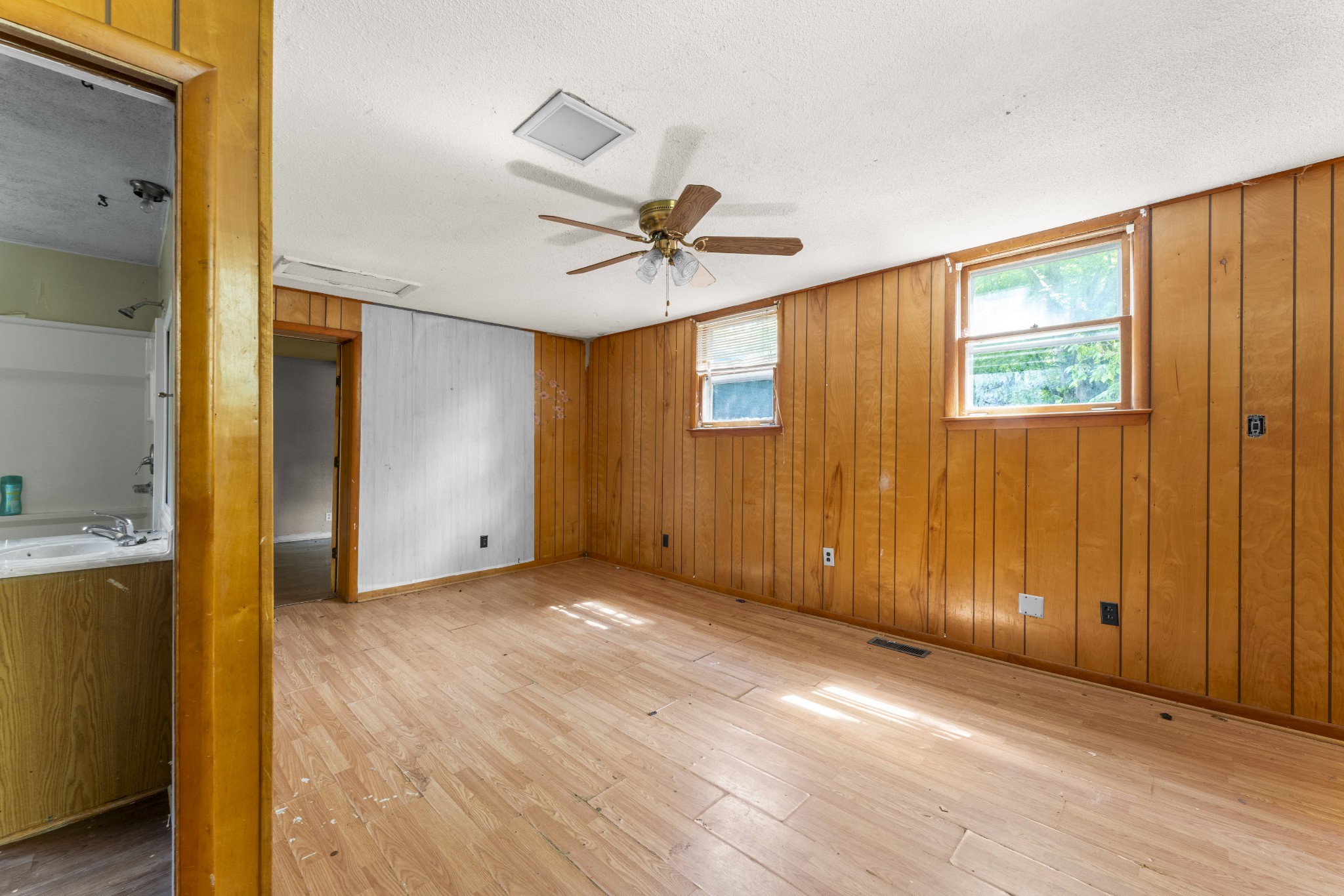 1906 Gardner Dr
