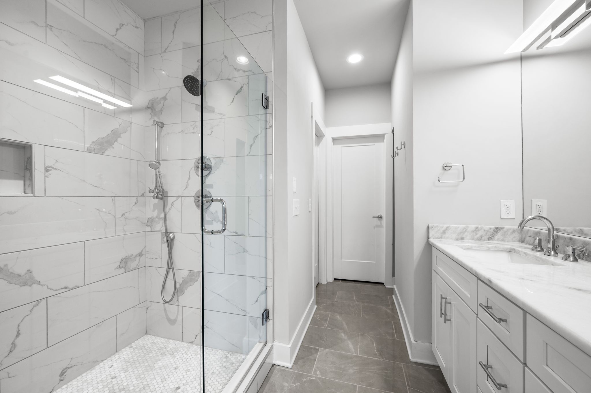 Nashville, Tennessee 37208, United States, 3 Bedrooms Bedrooms, ,3 BathroomsBathrooms,Residential,Coming Soon,248365