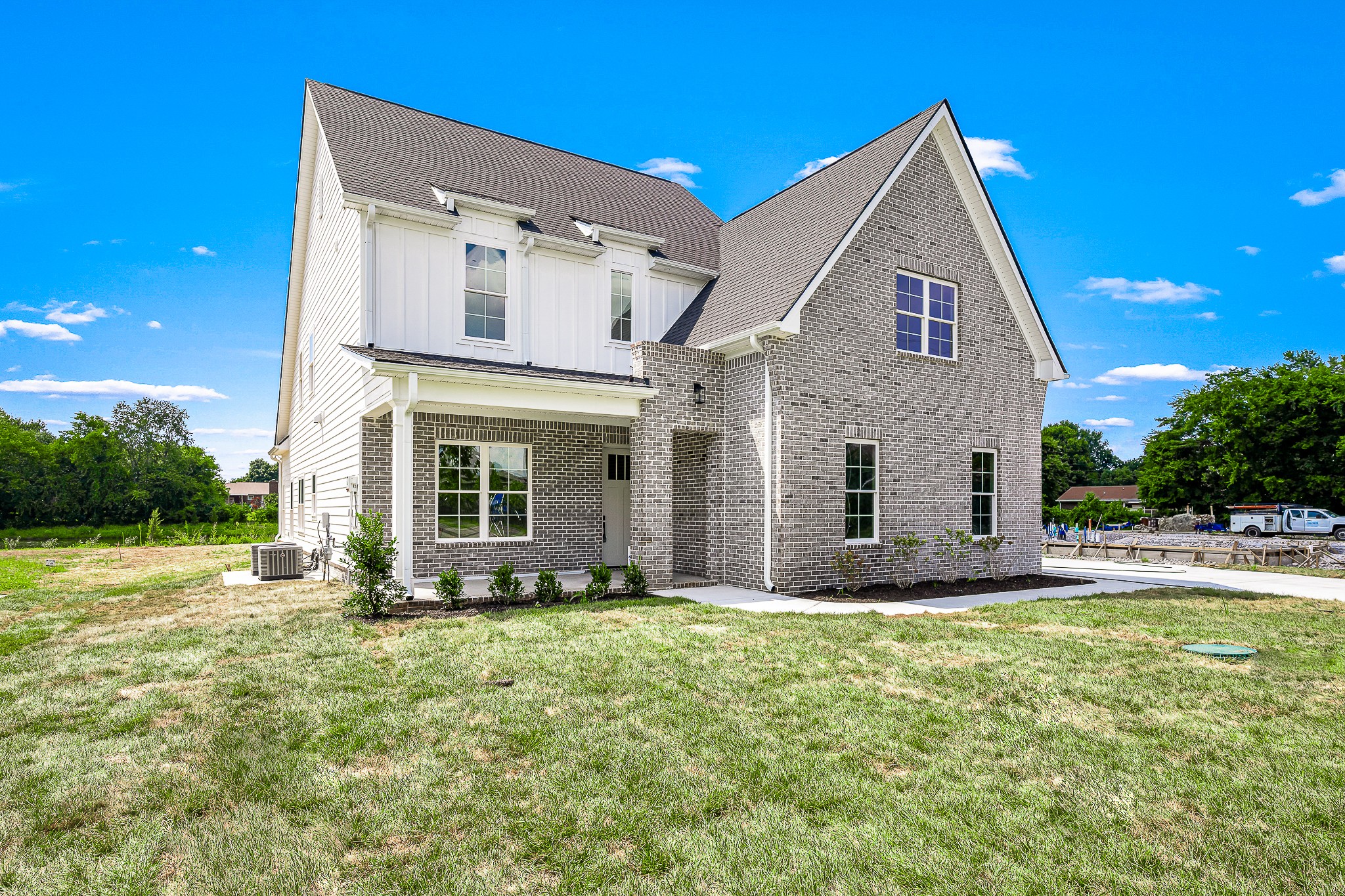 516 Gresham Ln