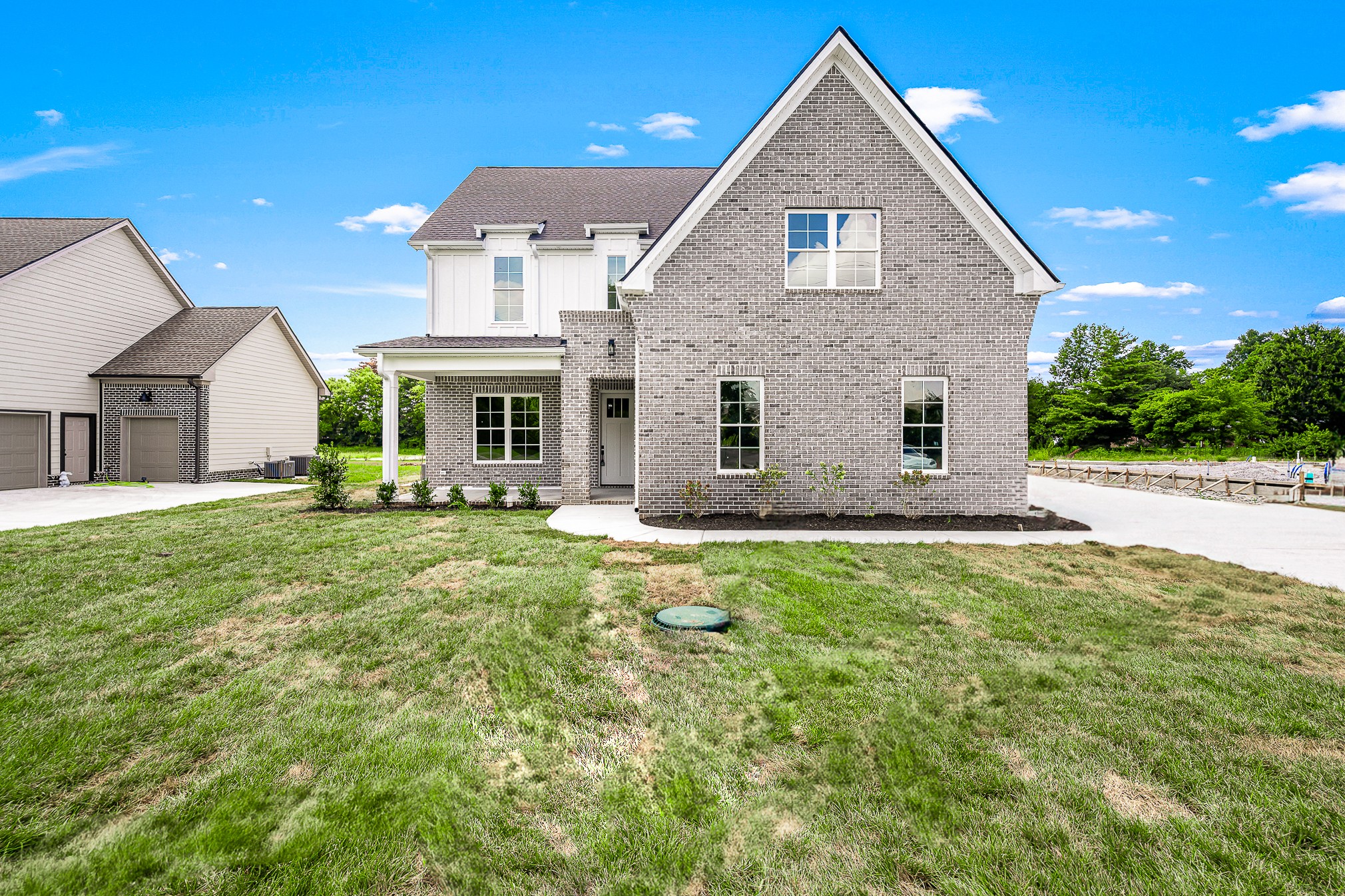 516 Gresham Ln
