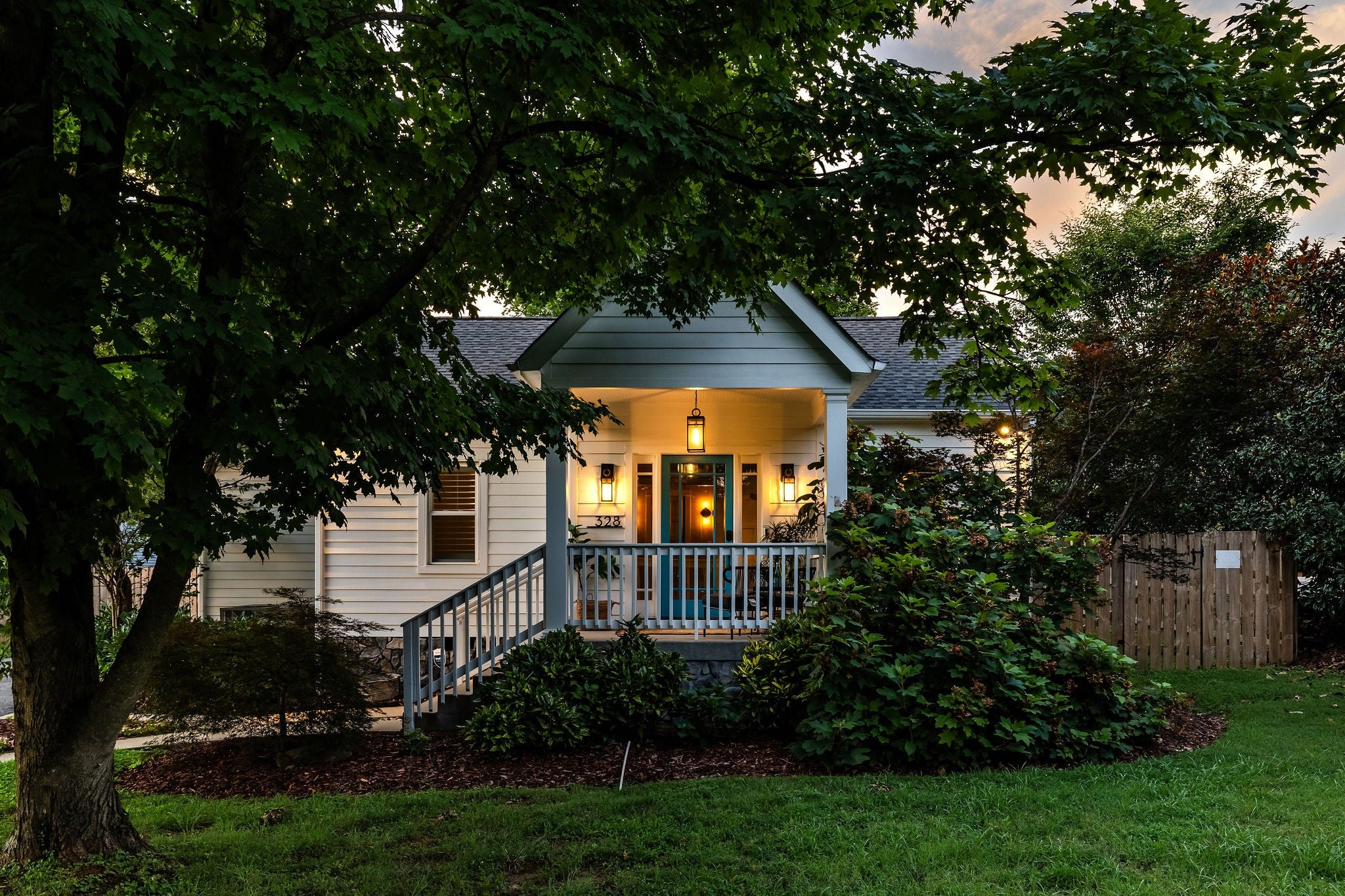 2-bed listing at 328 11th Ave N, Franklin