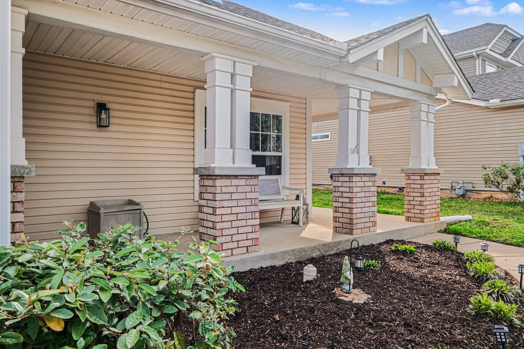 1736 Stone Hollow Ct