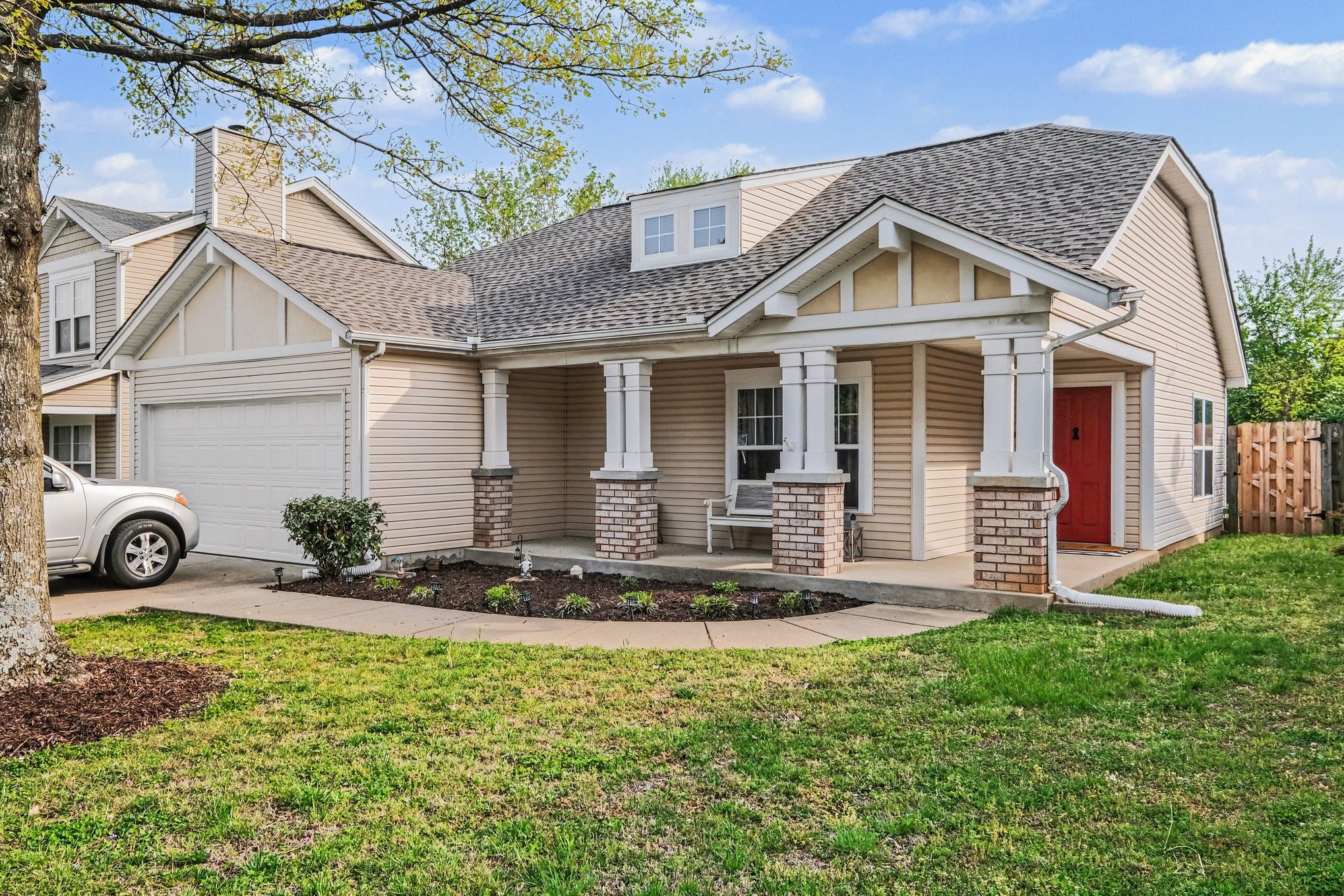 1736 Stone Hollow Ct