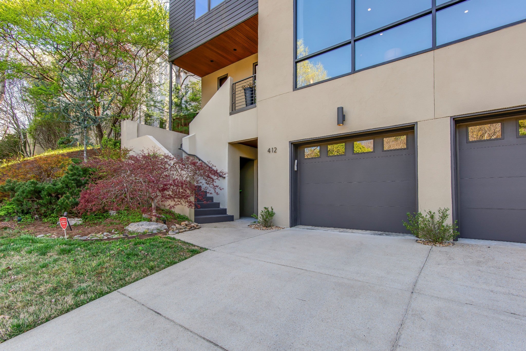 412 Valley Trace Dr