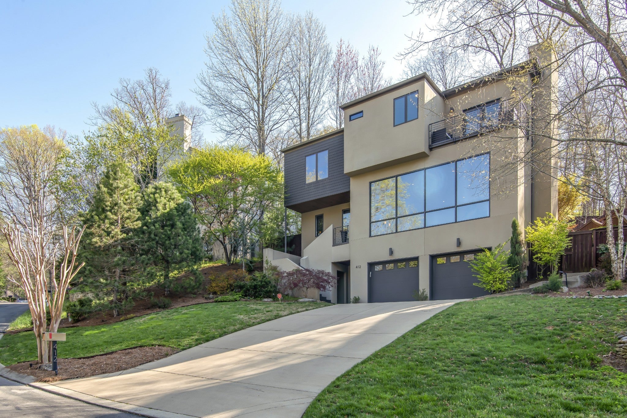 412 Valley Trace Dr