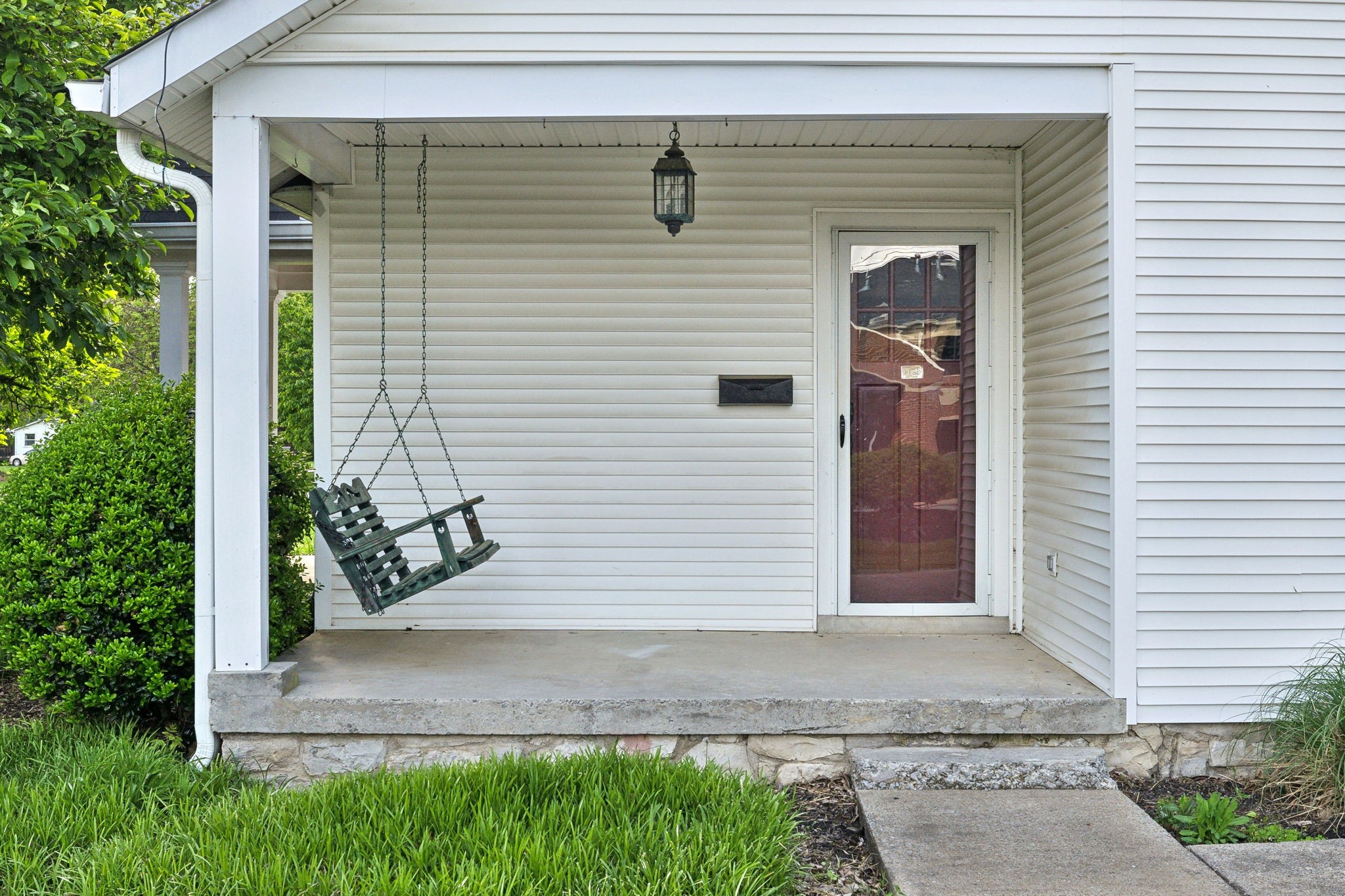 46 W Caldwell St