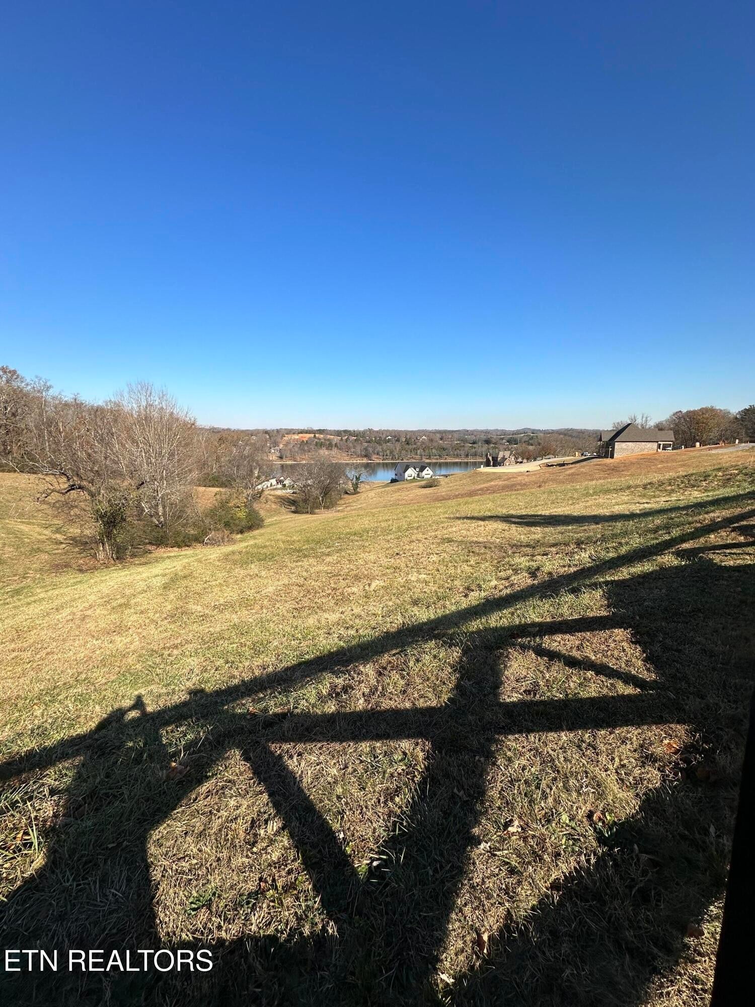 590 River Rd