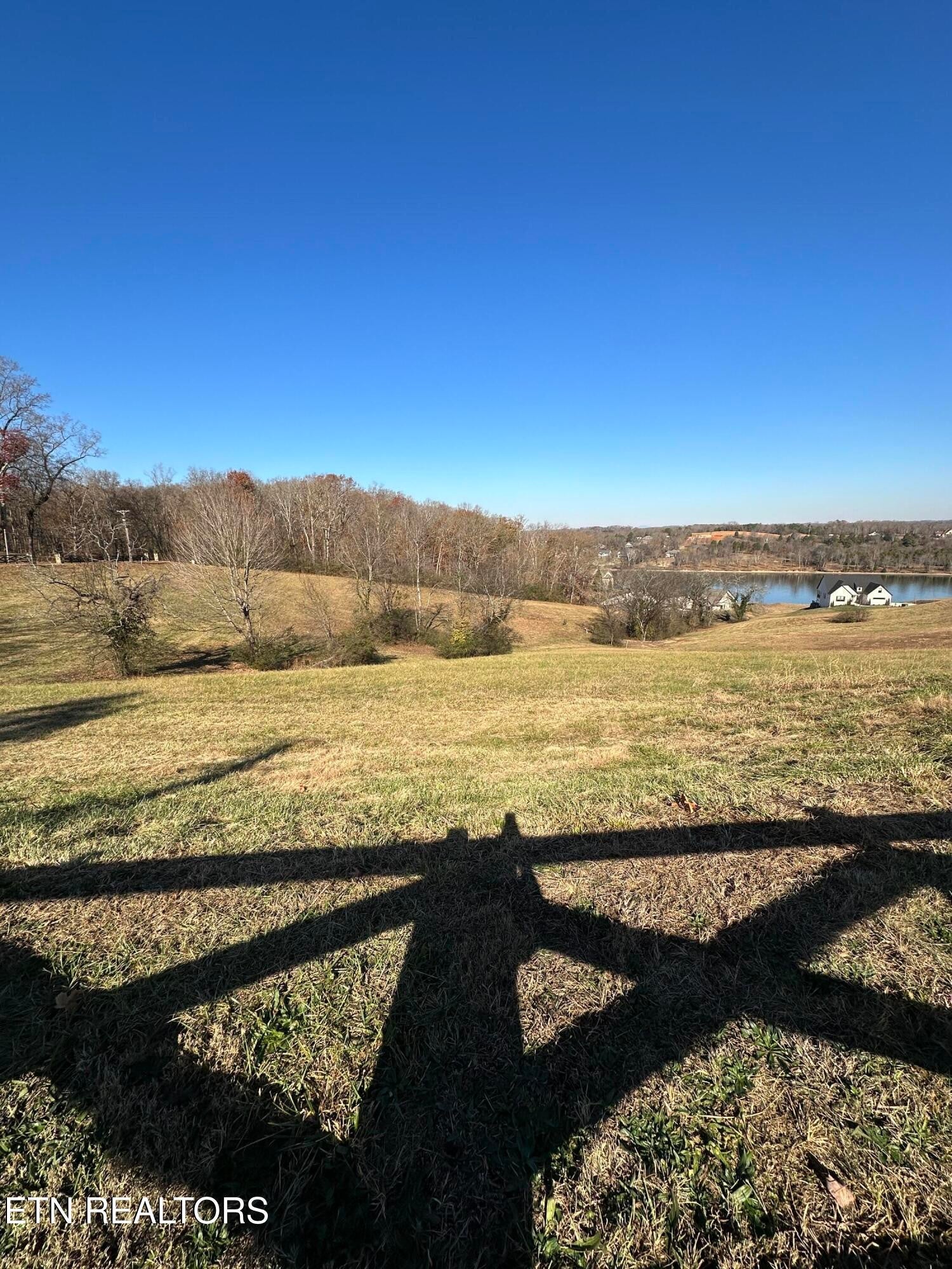 590 River Rd