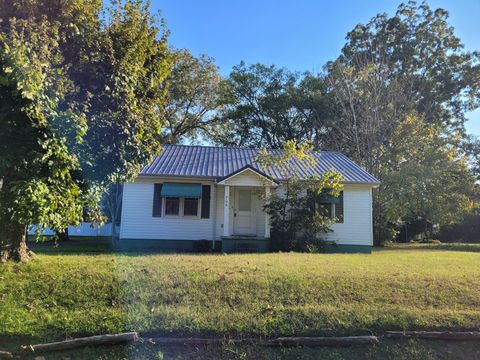 706 N Vine St Winchester TN 37398