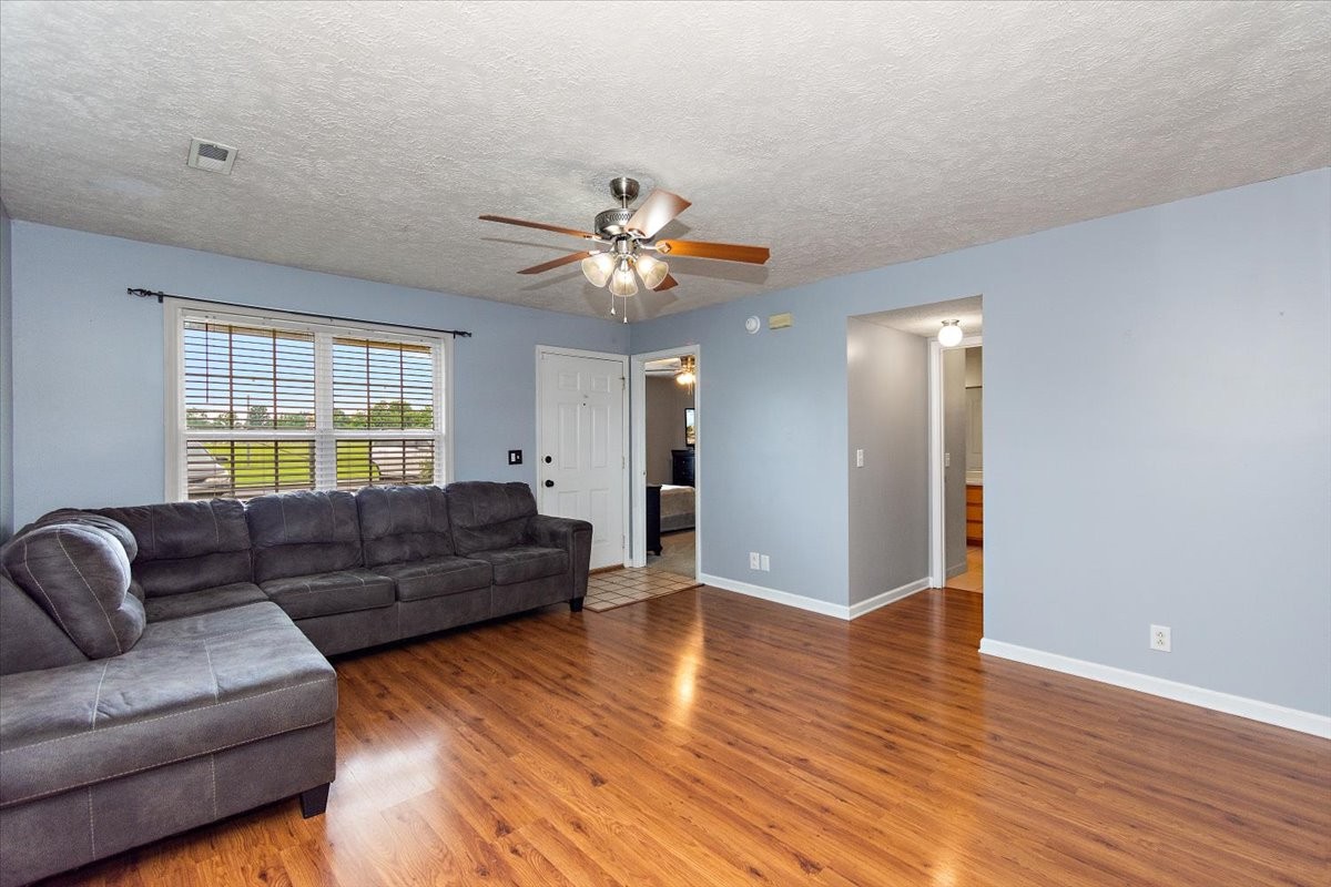 885 E Northfield Blvd