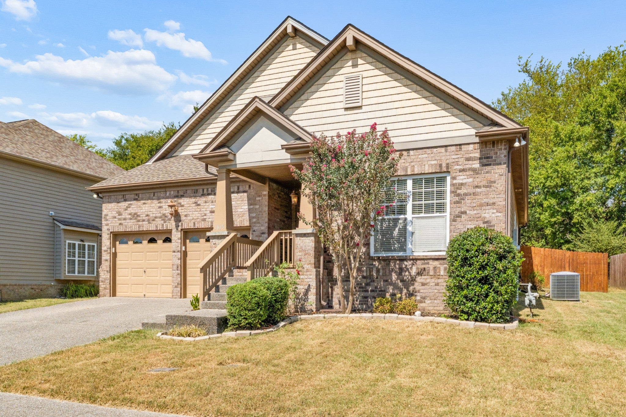 1015 Achiever Cir