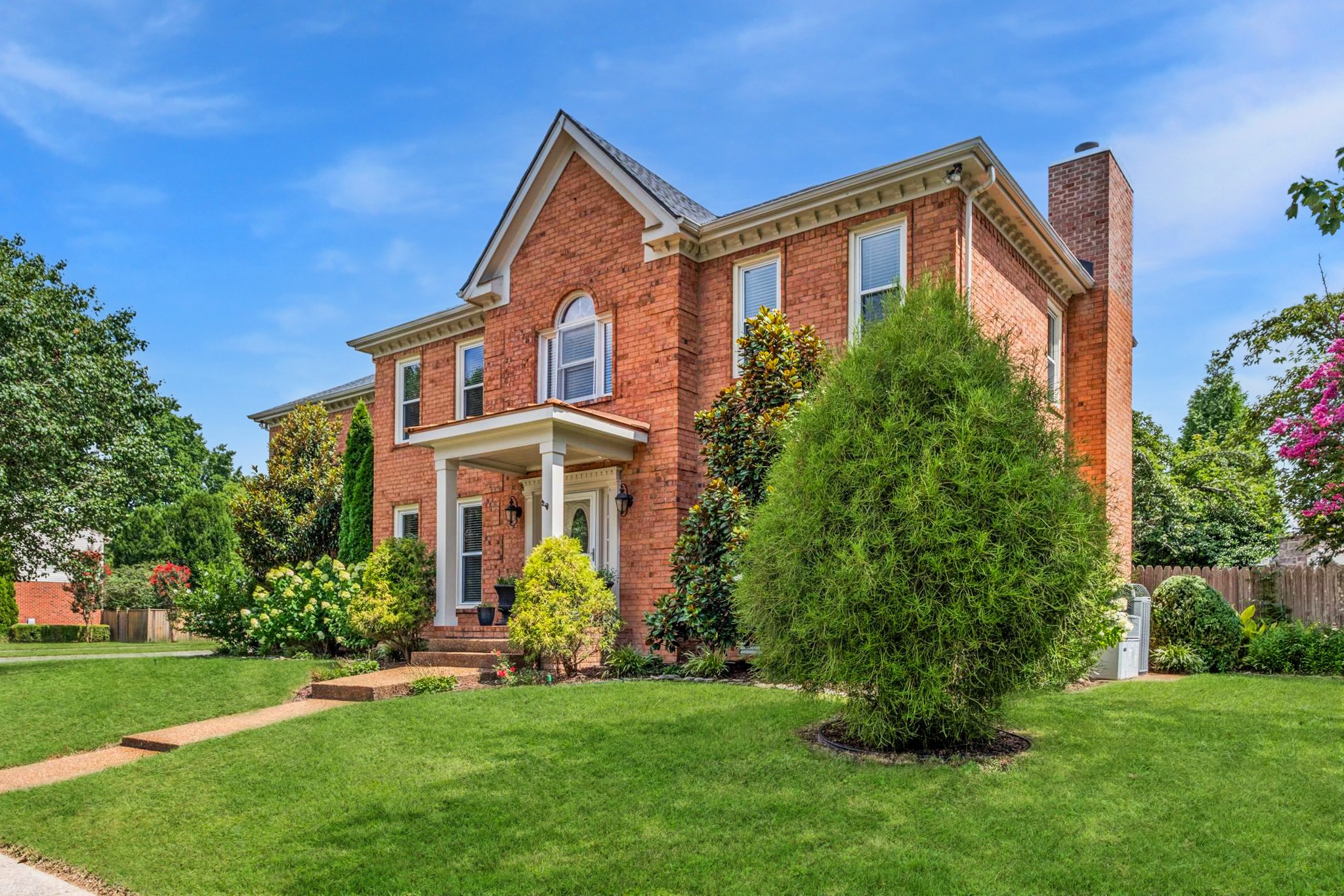 1405 Buckingham Cir