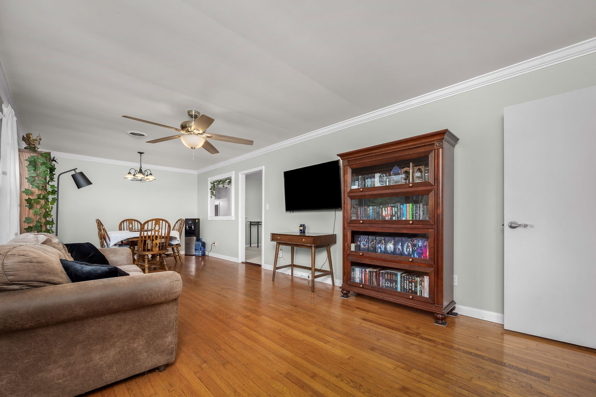 1019 Lawndale Dr - Photo 4