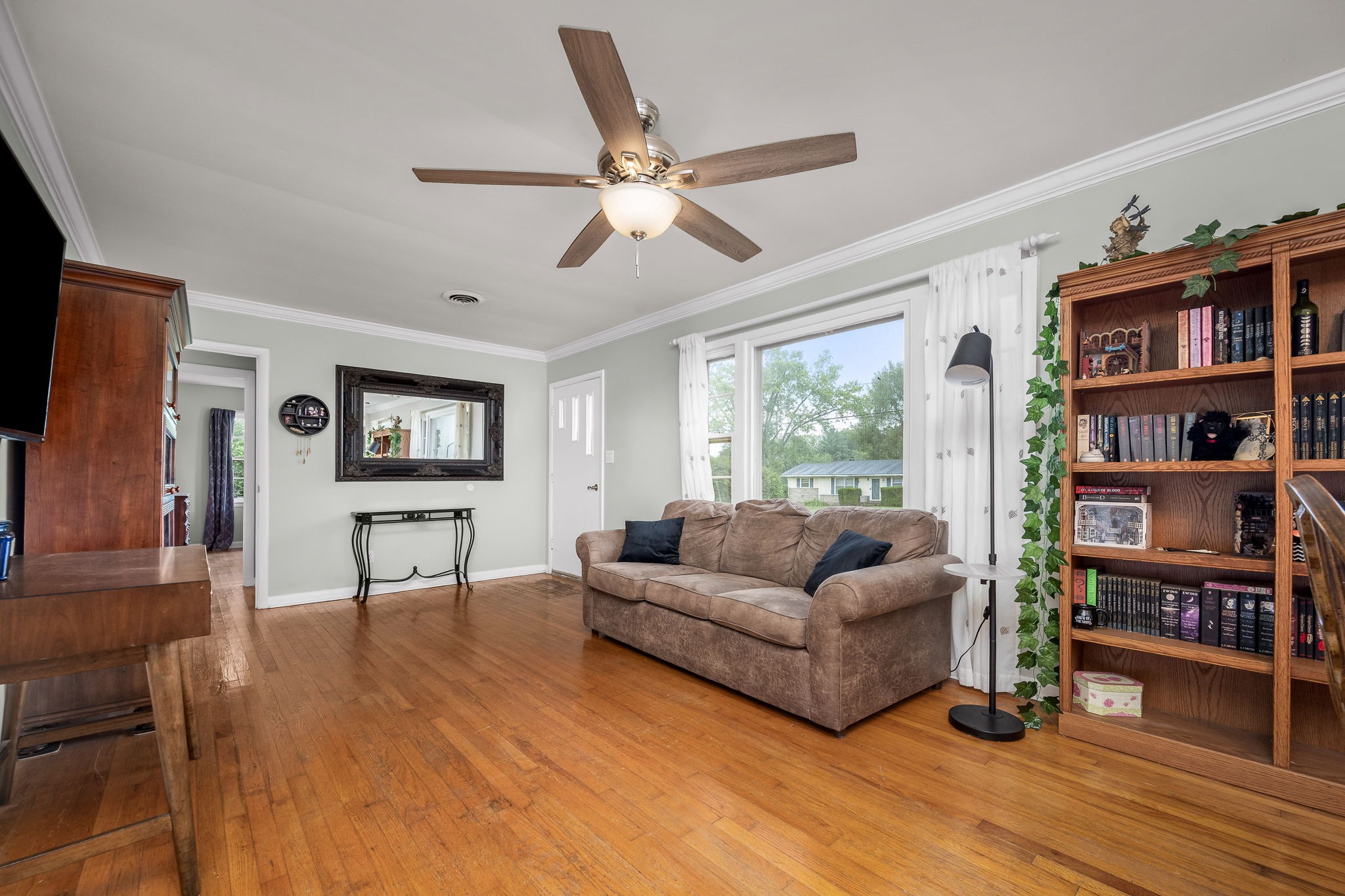 1019 Lawndale Dr - Photo 3