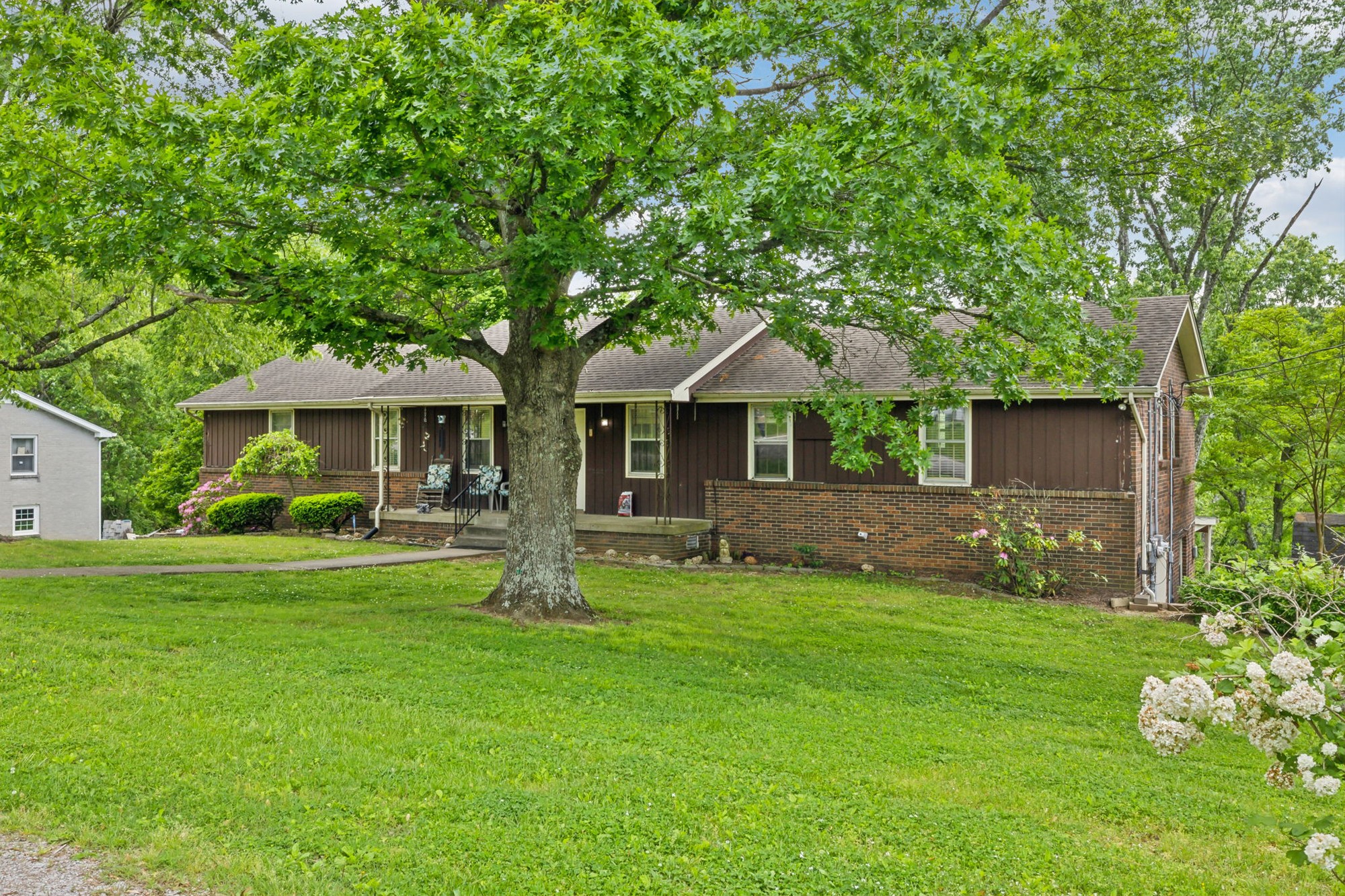 214 Rosehill Dr