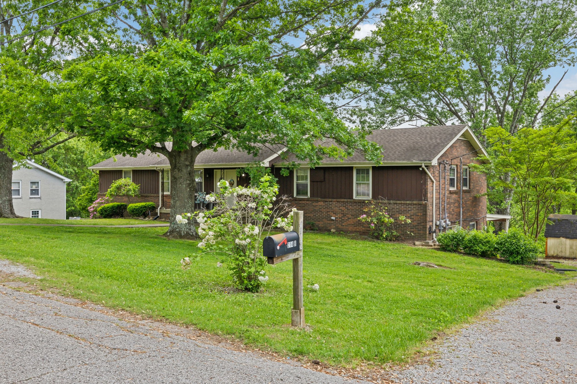 214 Rosehill Dr
