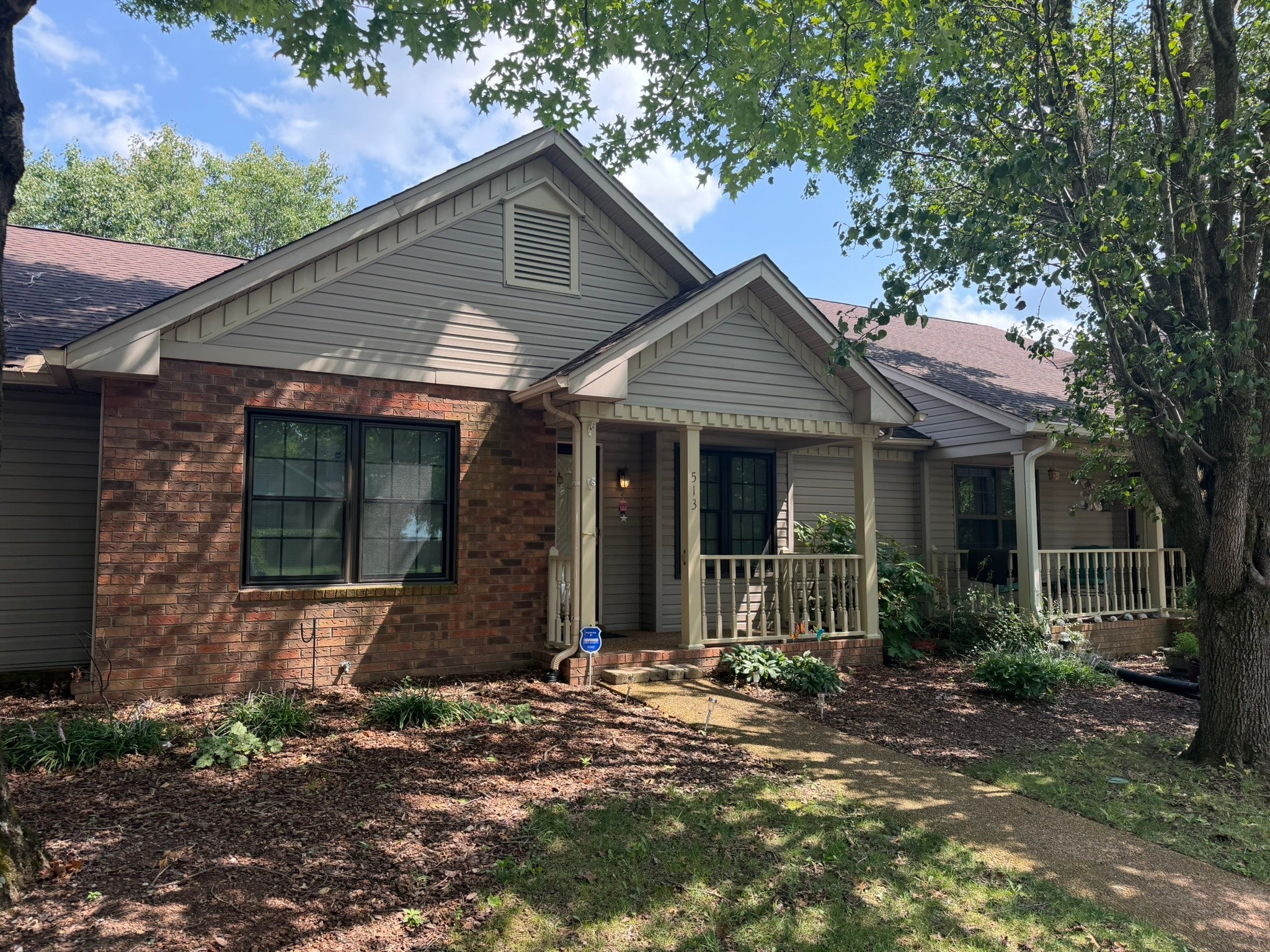 513 Upsall Dr