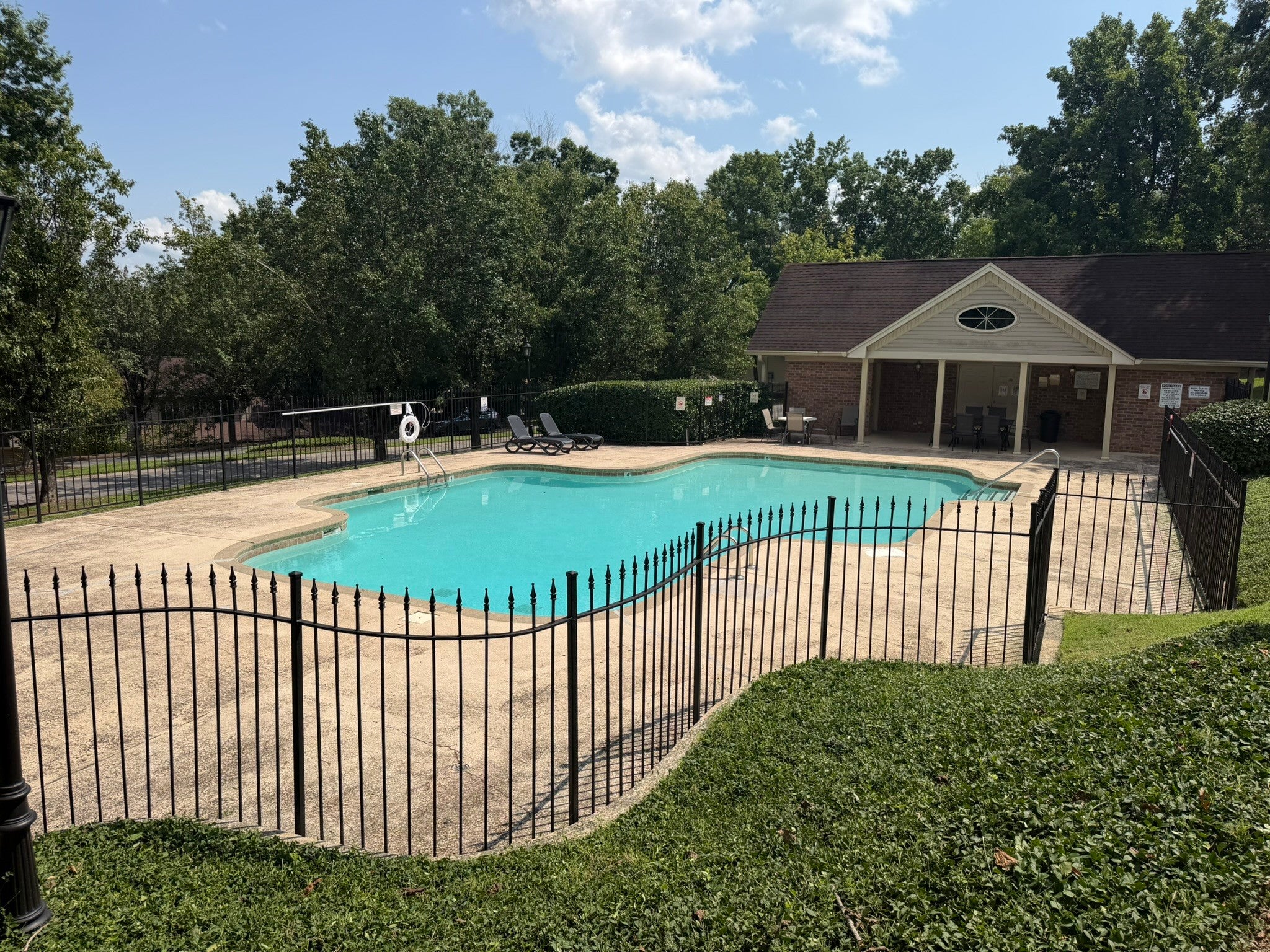 513 Upsall Dr