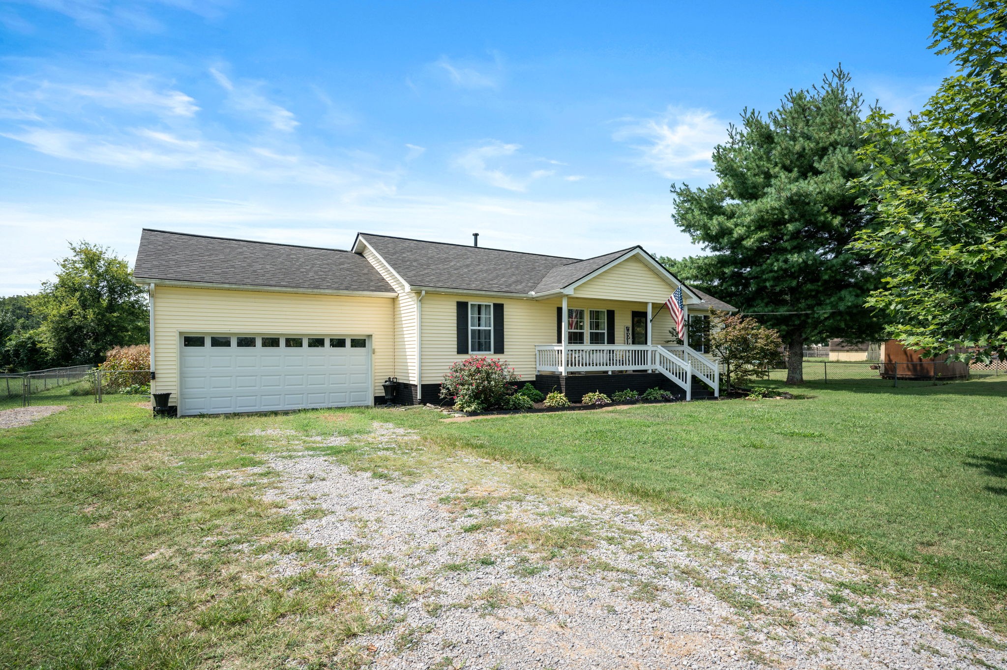 1821 Thompson Rd