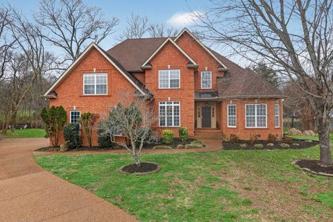 3104 Shropshire Ct Thompsons Station TN 37179