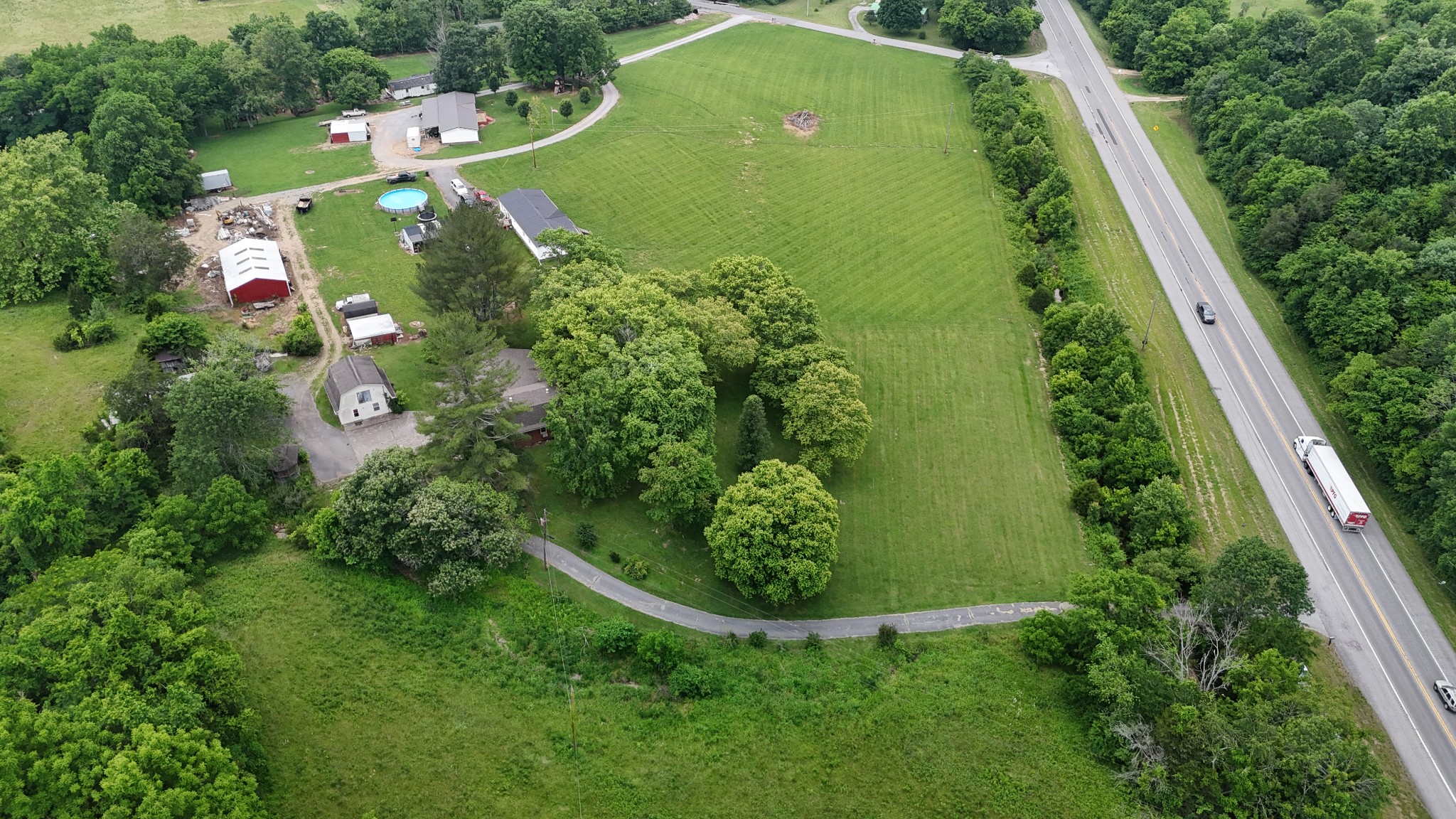4520 Highway 31 E