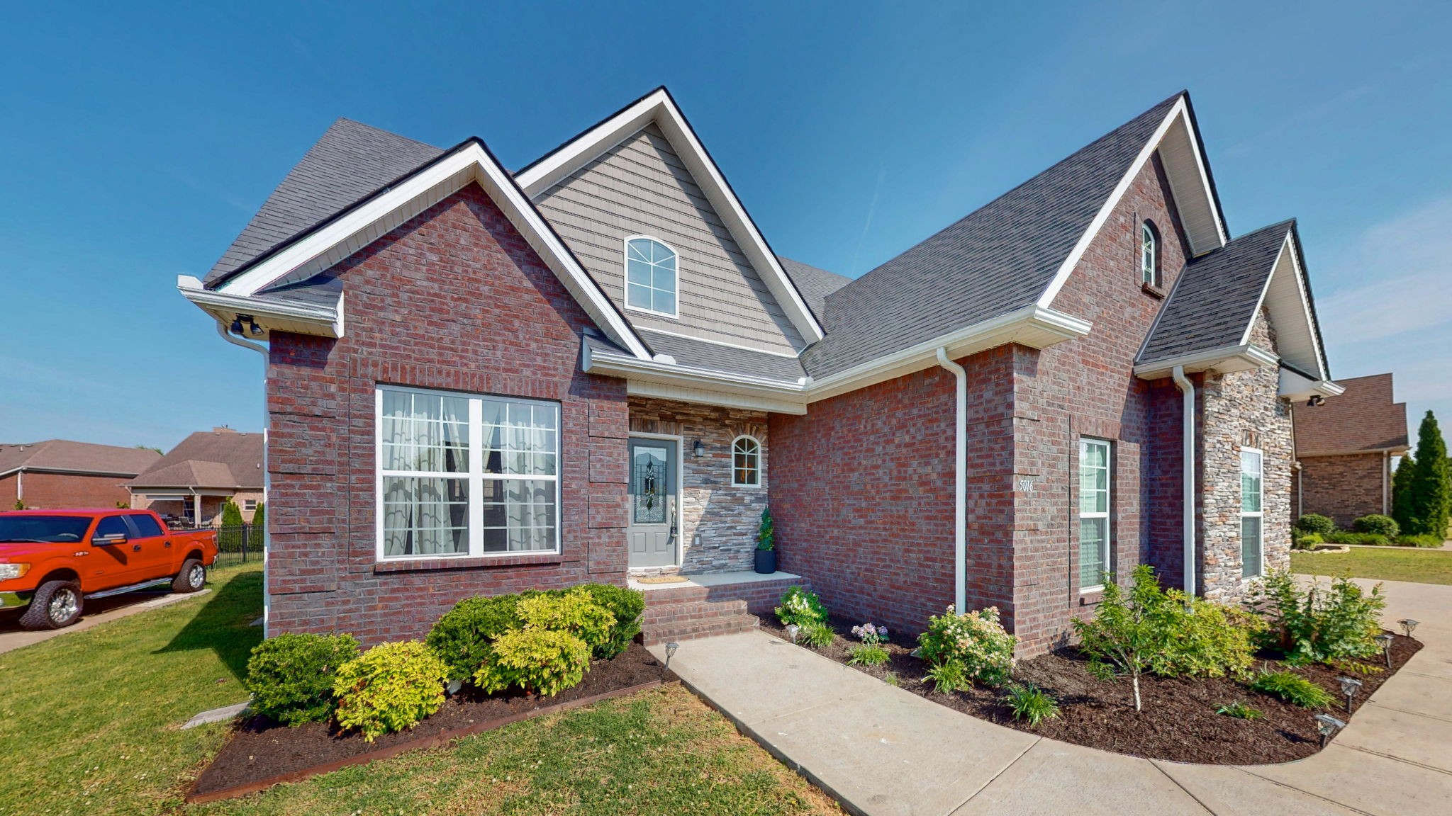 5016 Lady Thatcher Dr