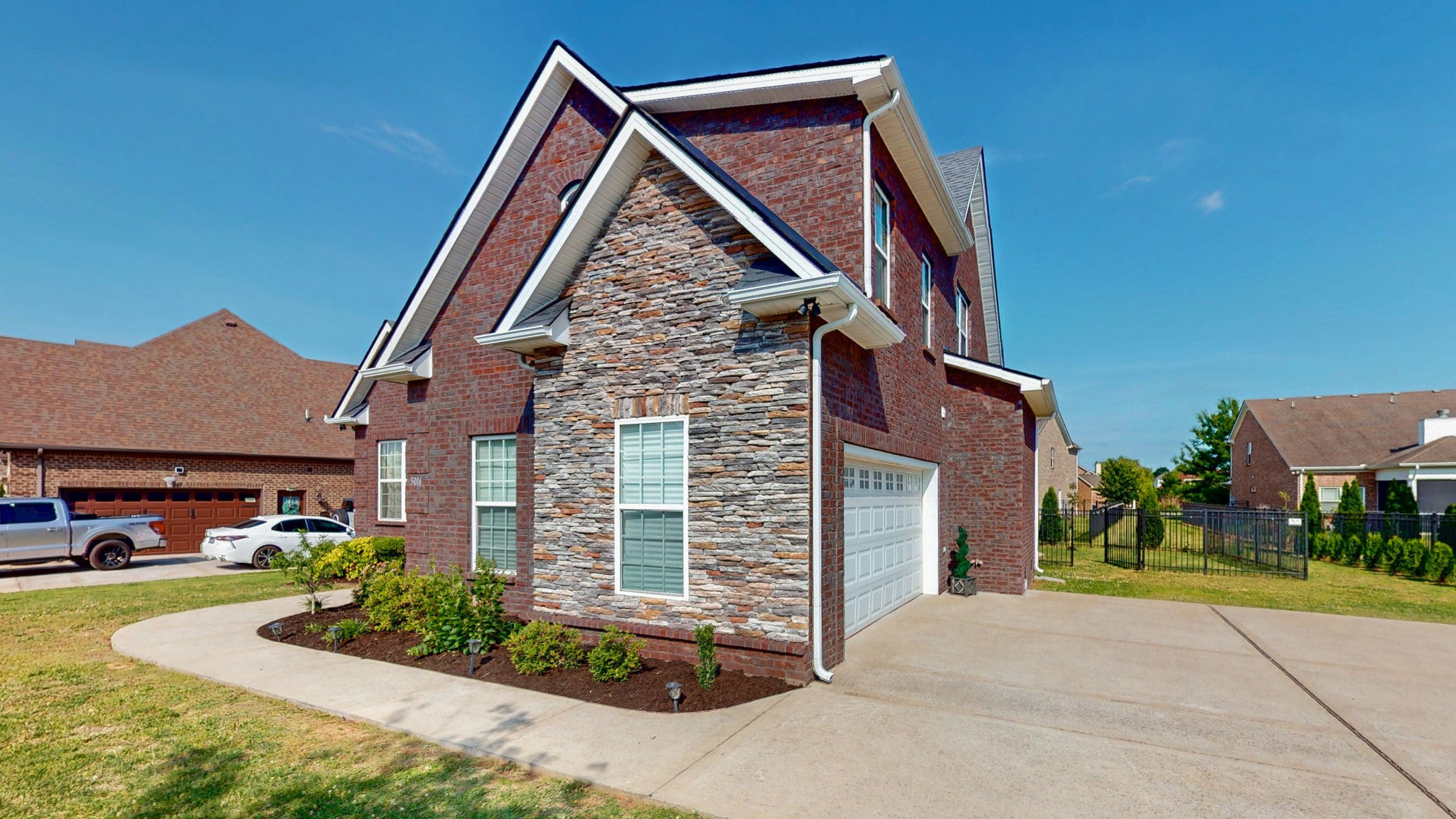 5016 Lady Thatcher Dr