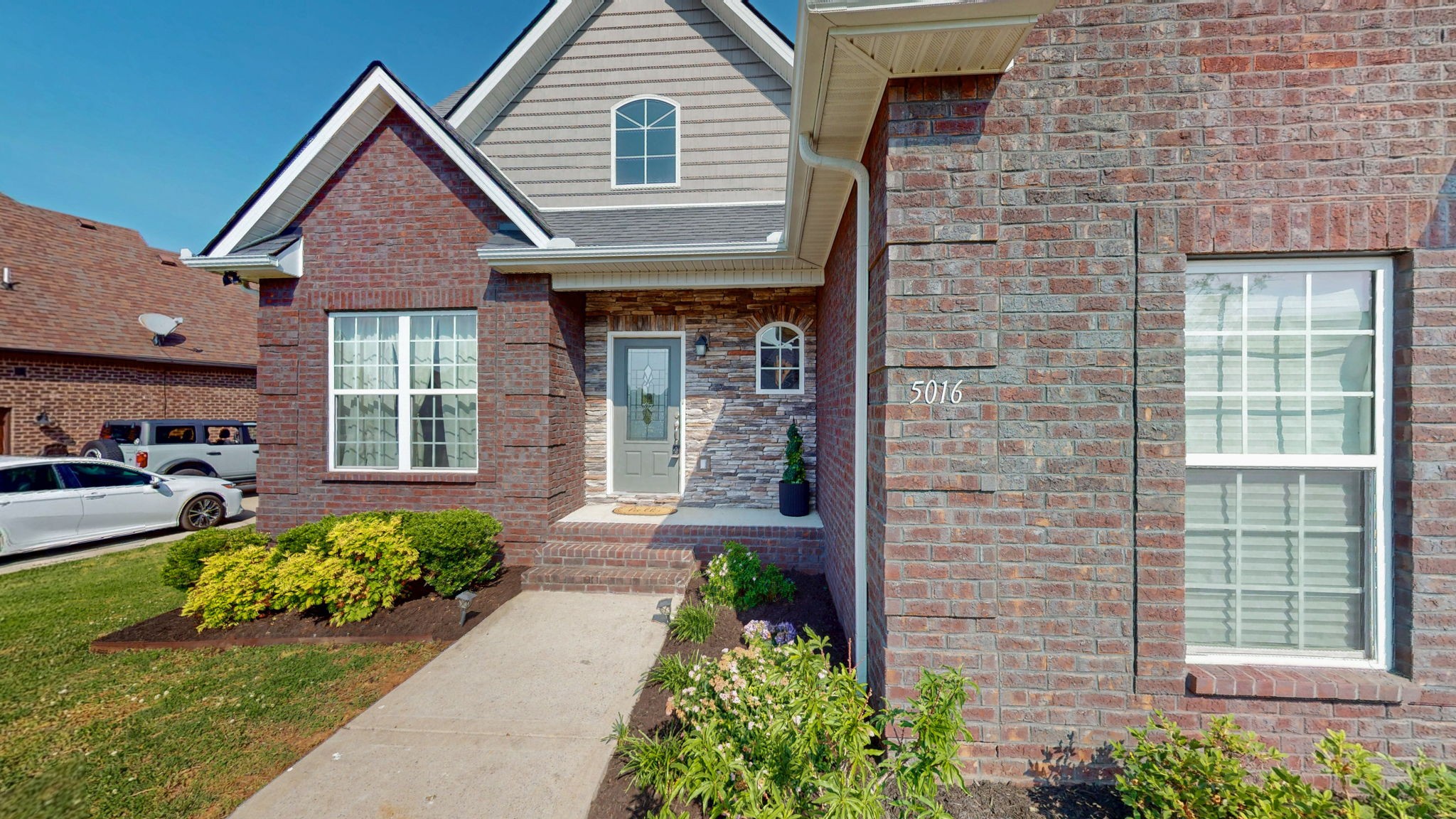 5016 Lady Thatcher Dr