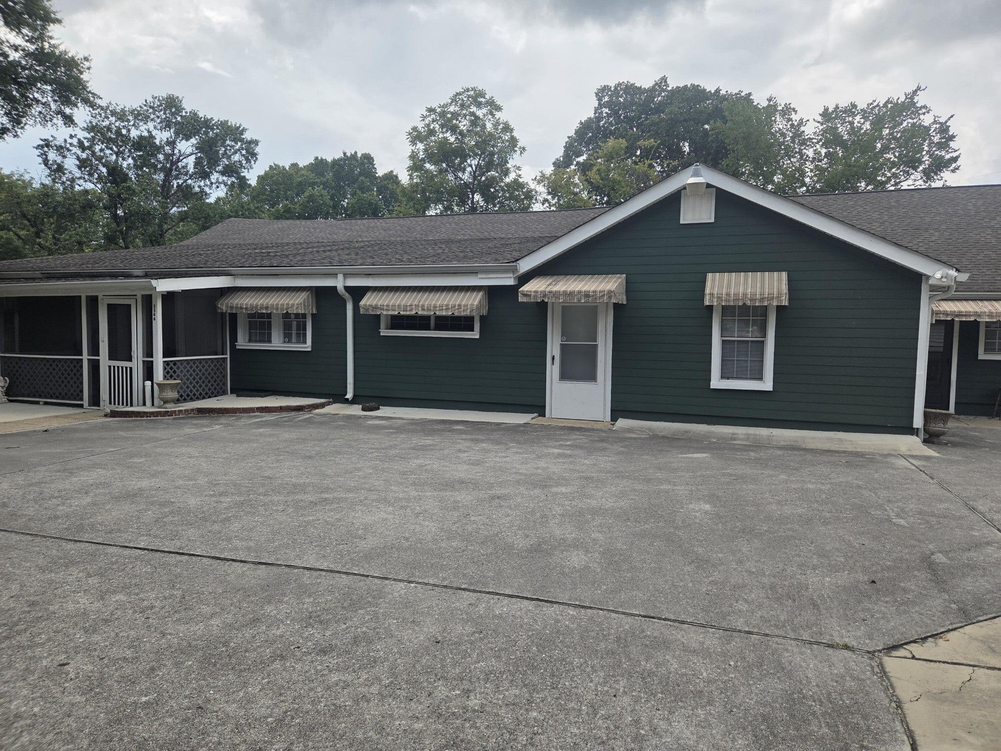 5542 Clemons Road