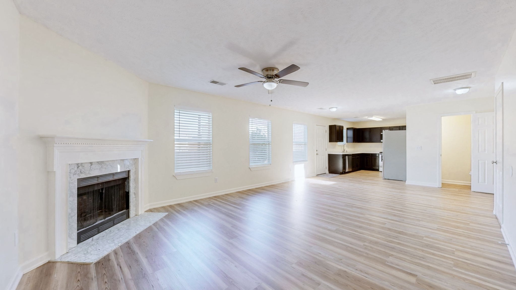 2131 Carlton Ln