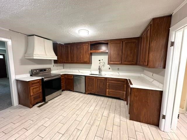 27 ROSEWOOD DR
