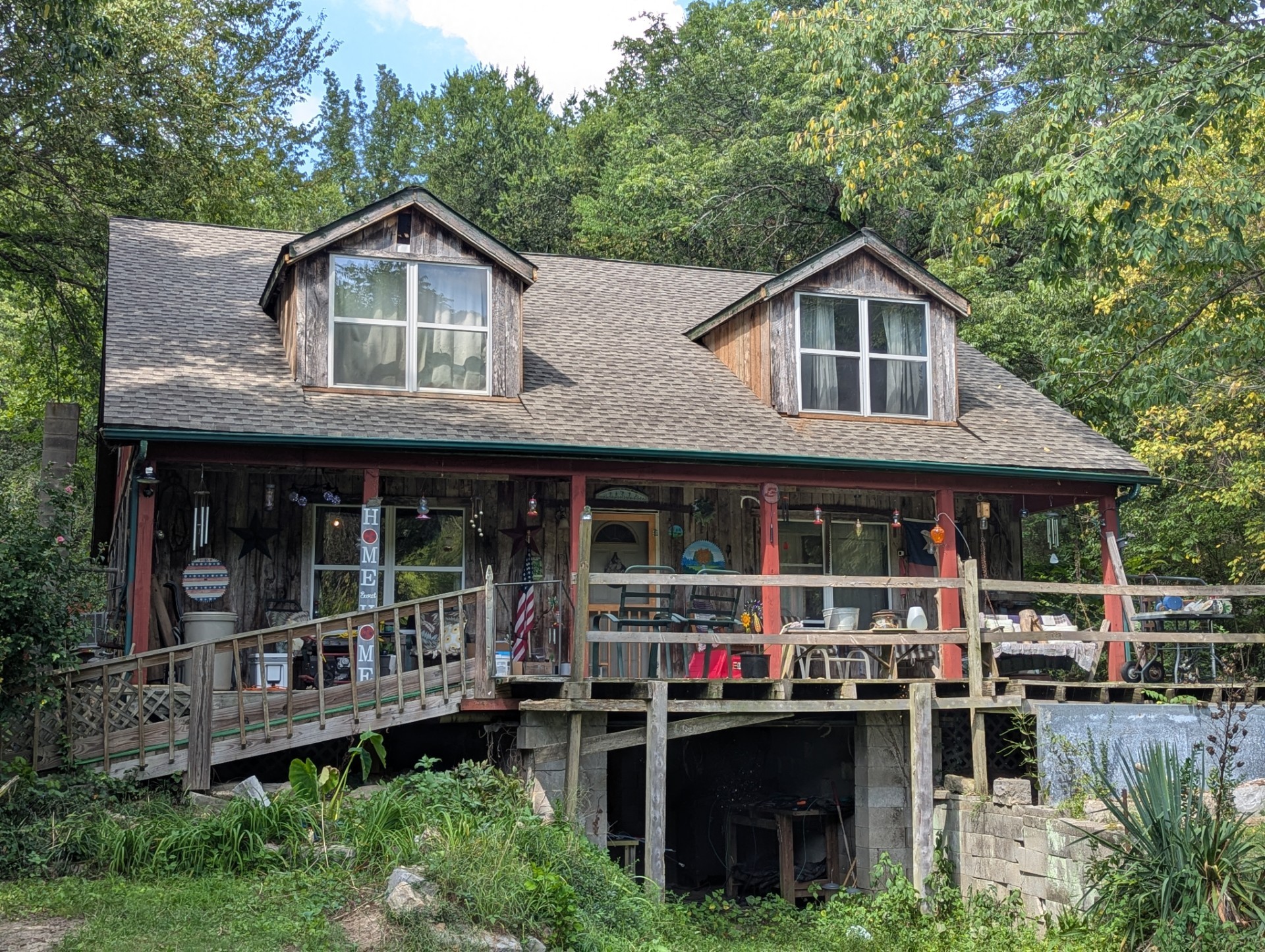 678 Love Valley Rd