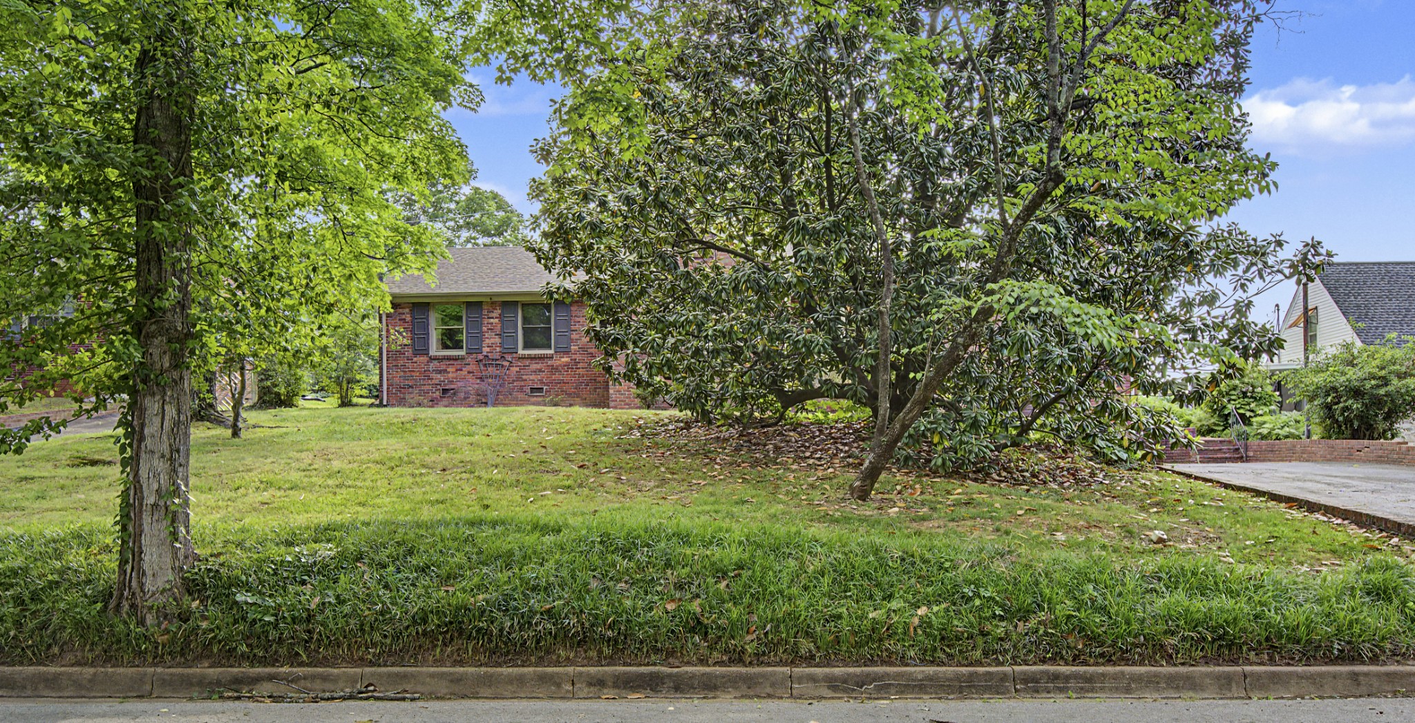 208 Trahern Ln