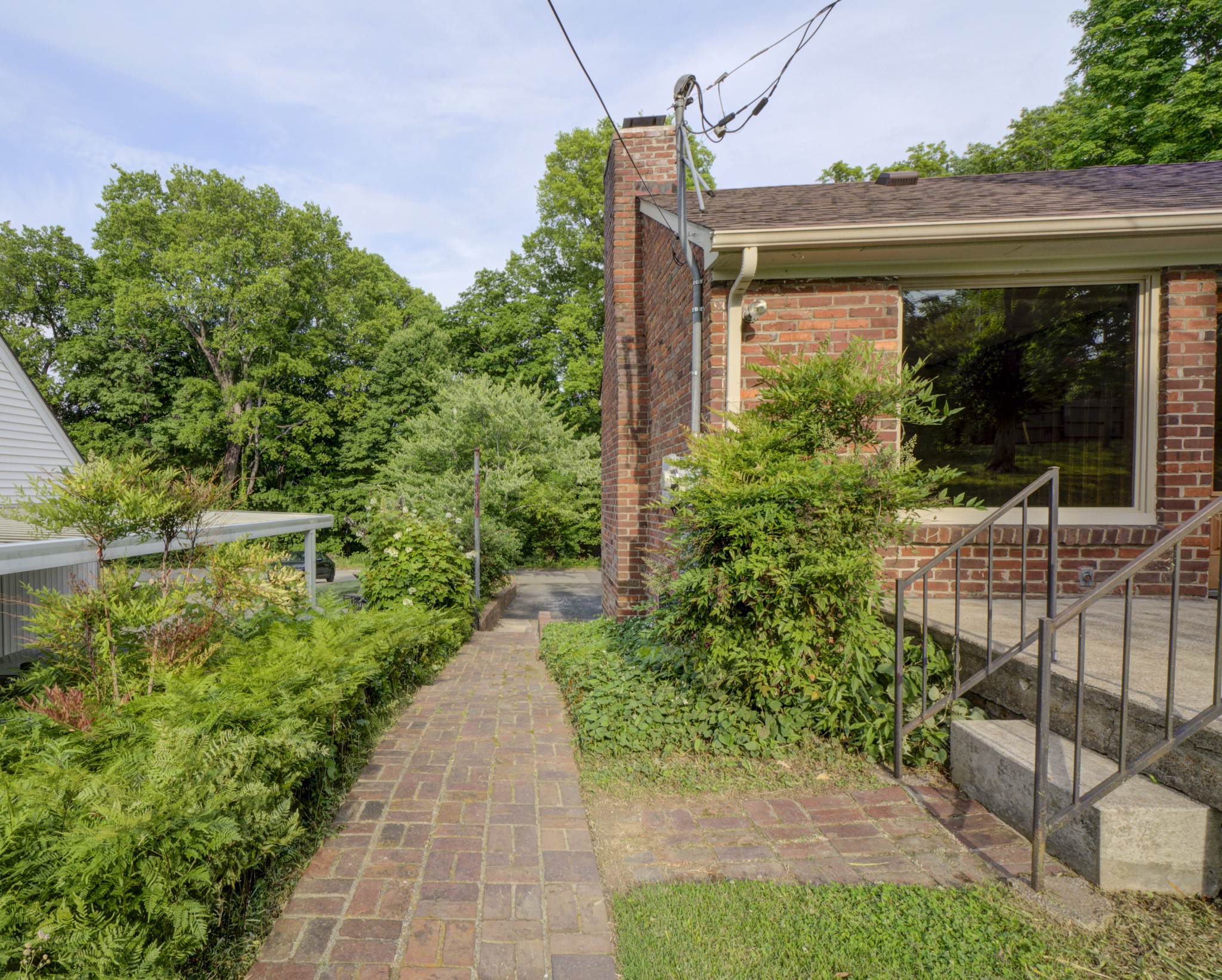 208 Trahern Ln